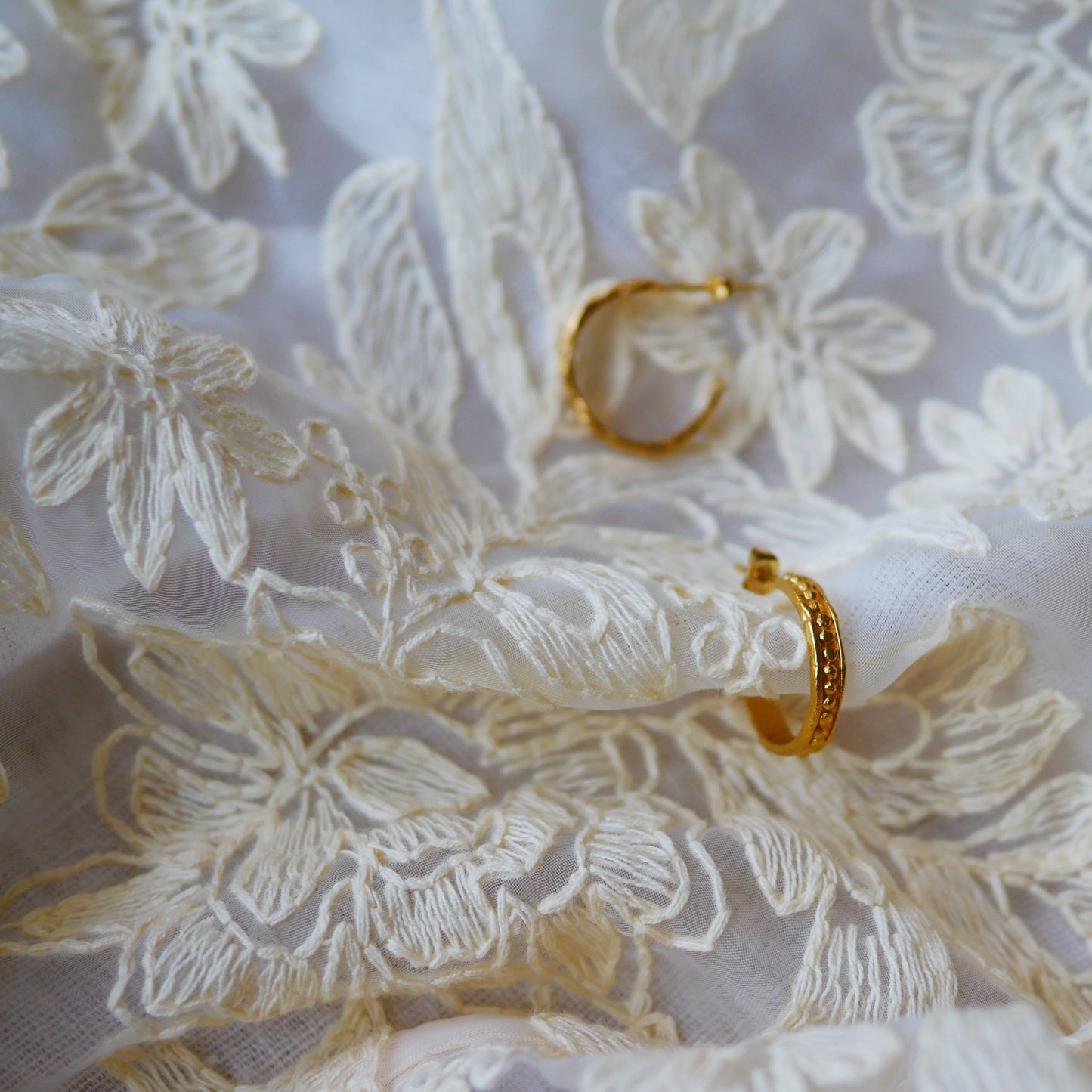 Zita復古紋路圈圈耳環