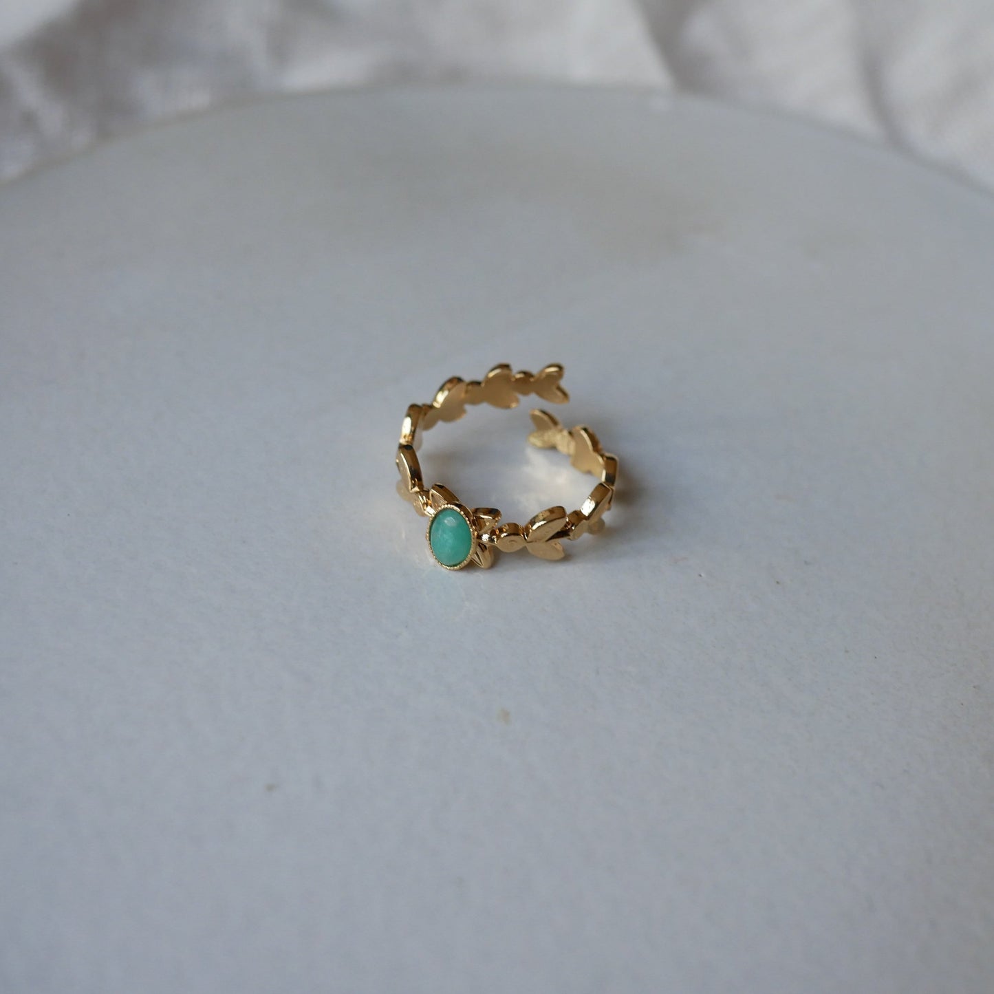 César礦石葉狀戒指