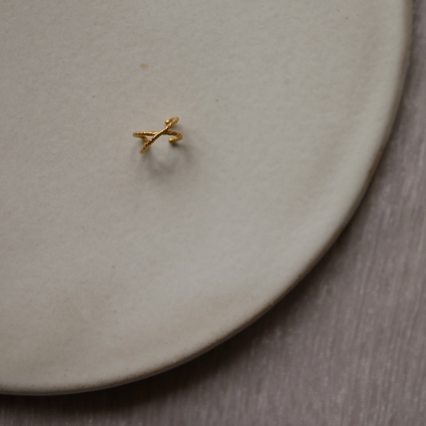 Lalo Cross Ear Bone Clip