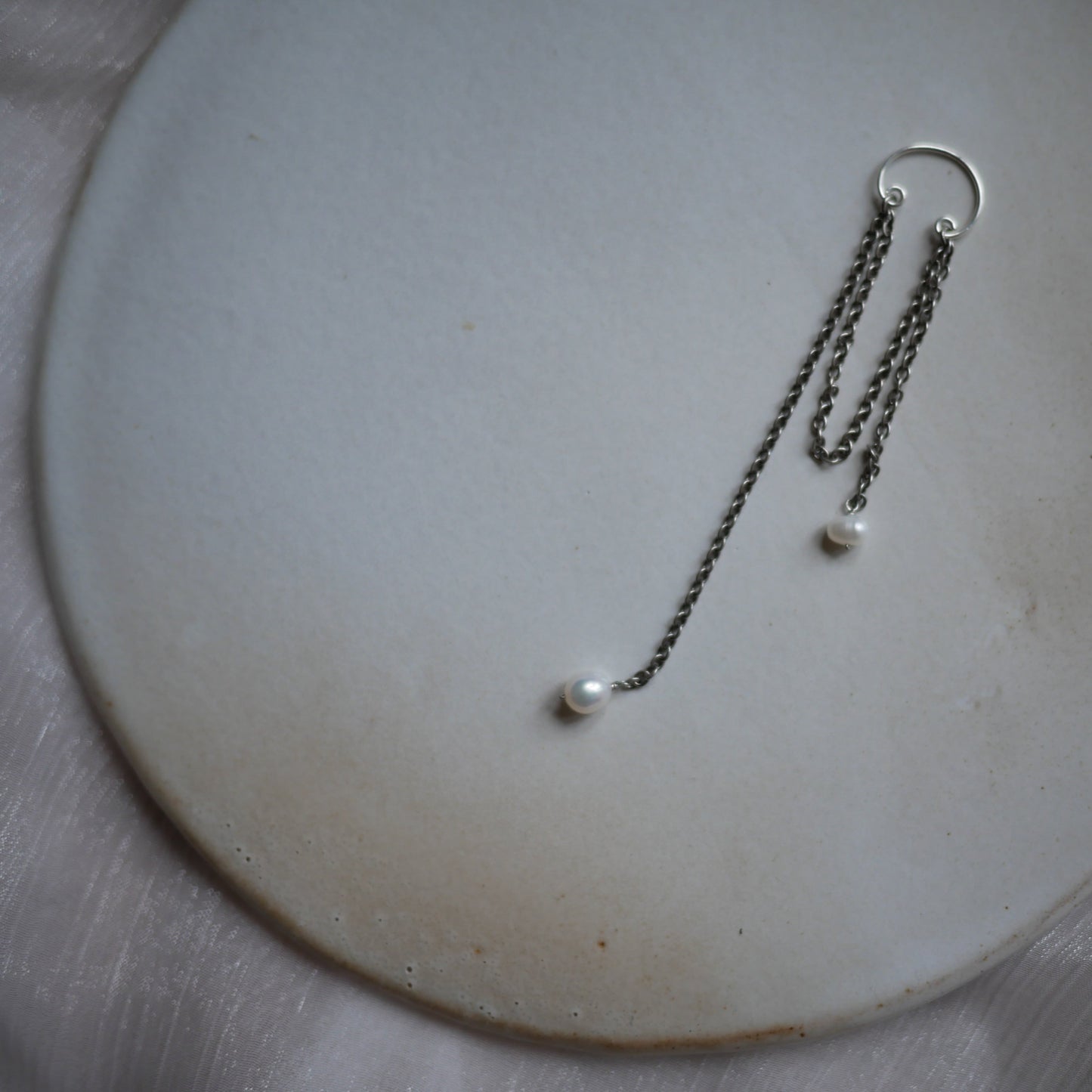 Isola淡水珍珠鏈耳骨夾