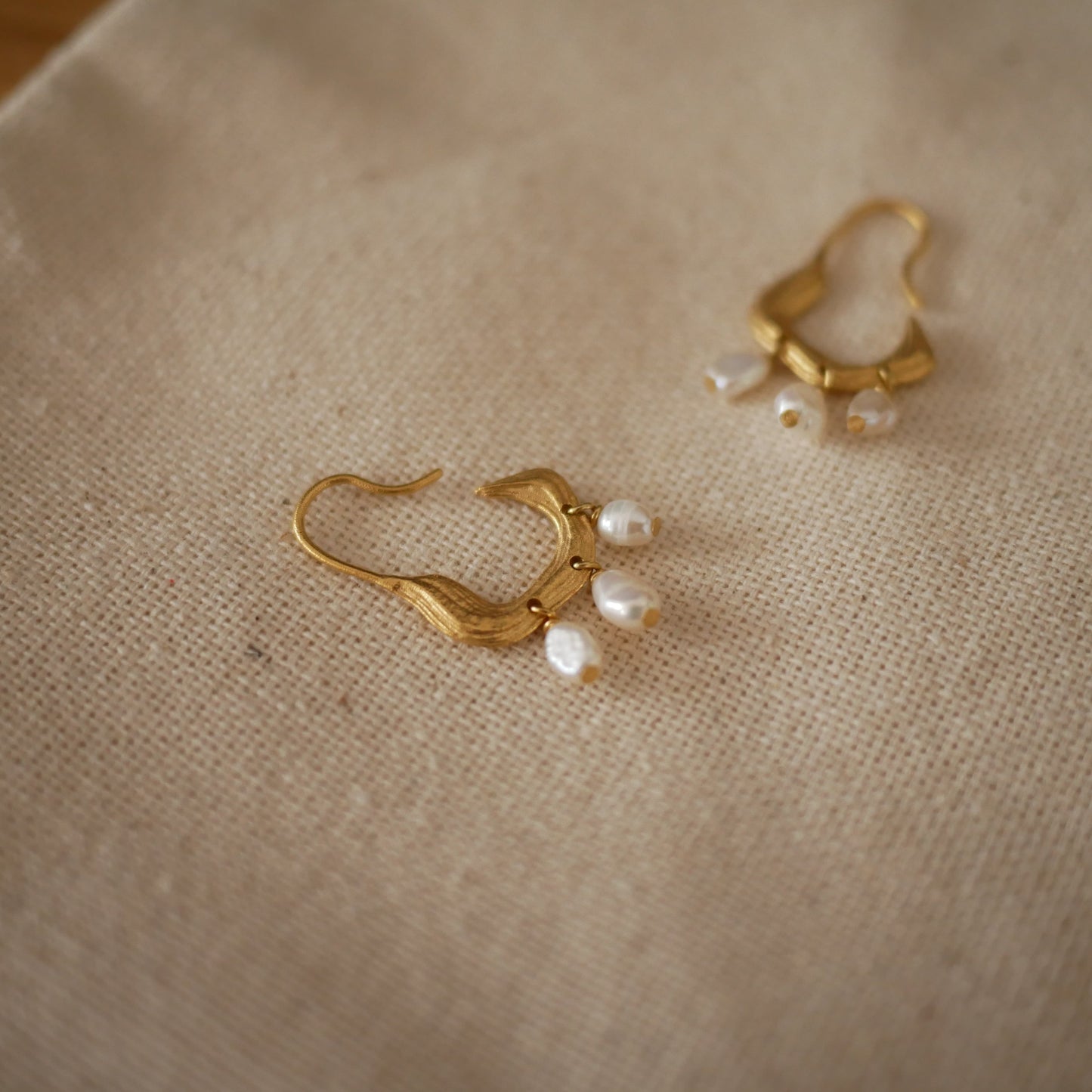 Nossis淡水珍珠耳環