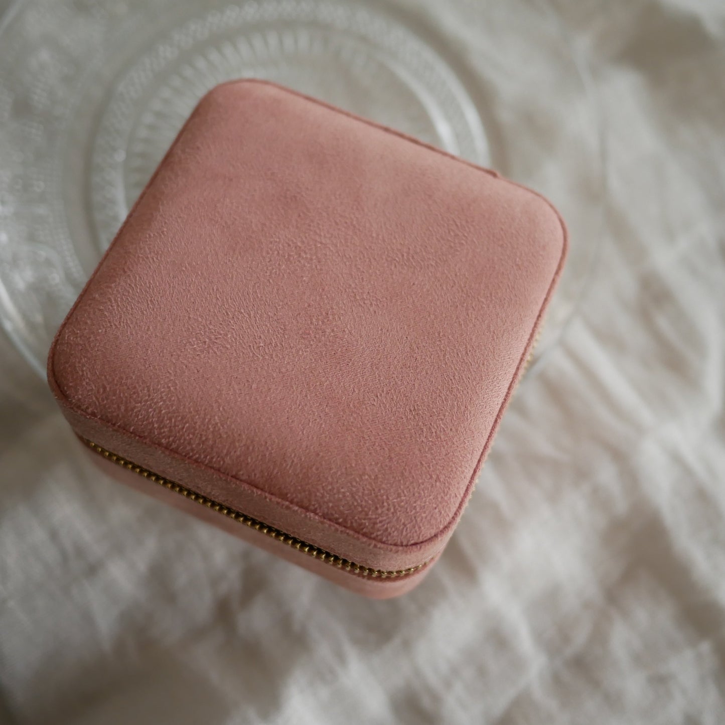 Amora粉色天鵝絨方形首飾盒