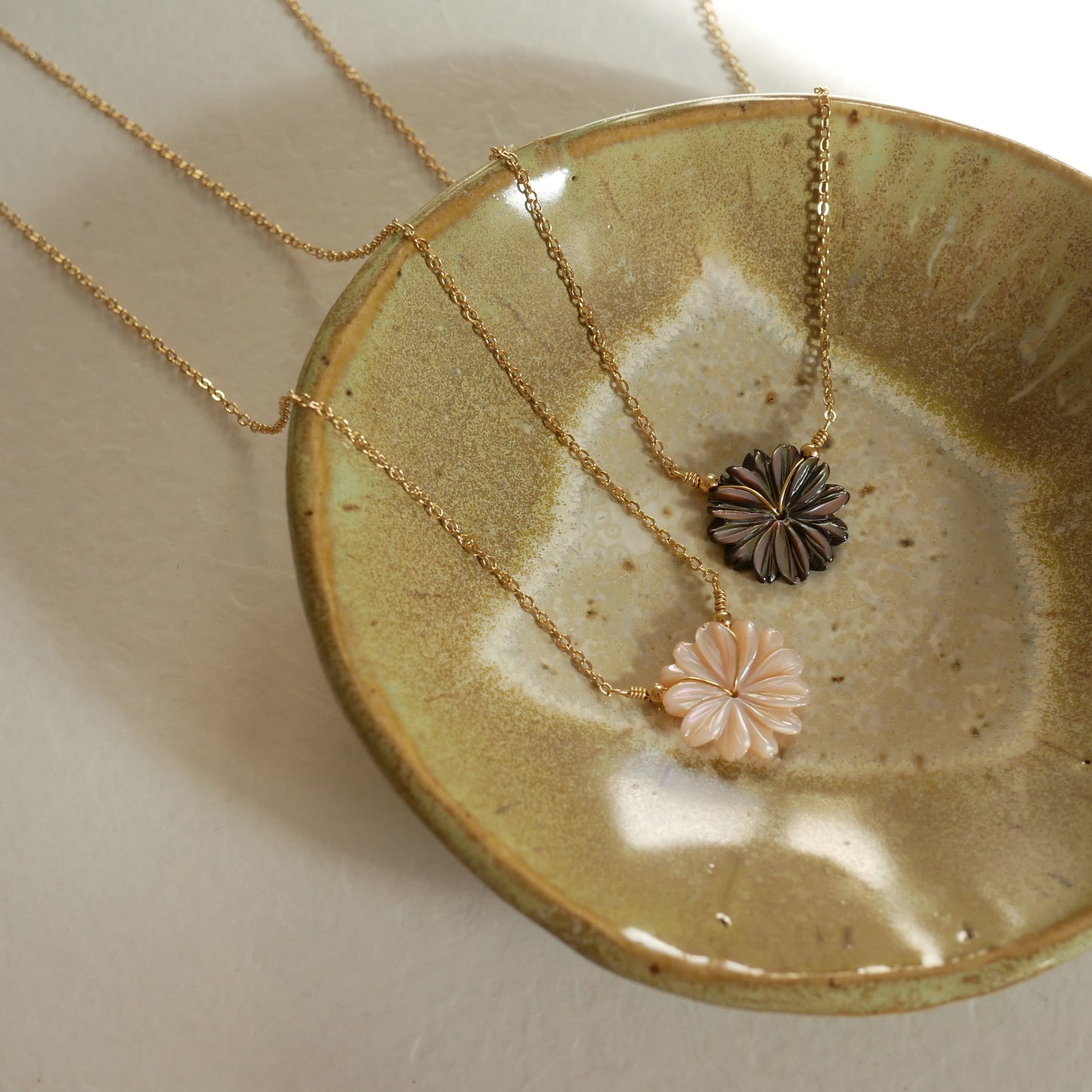 Marguerite母貝花形項鍊