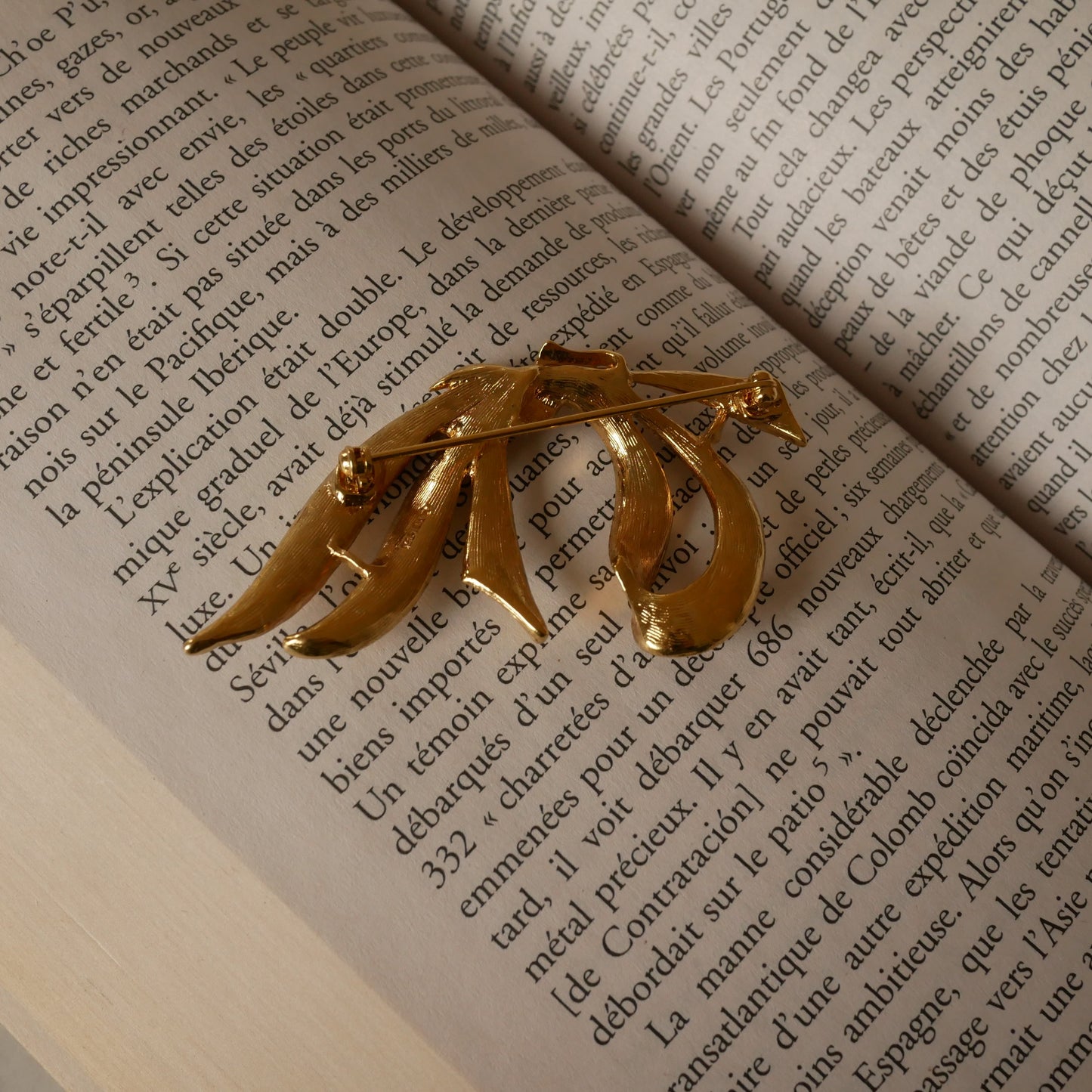 041 Vintage古董胸針