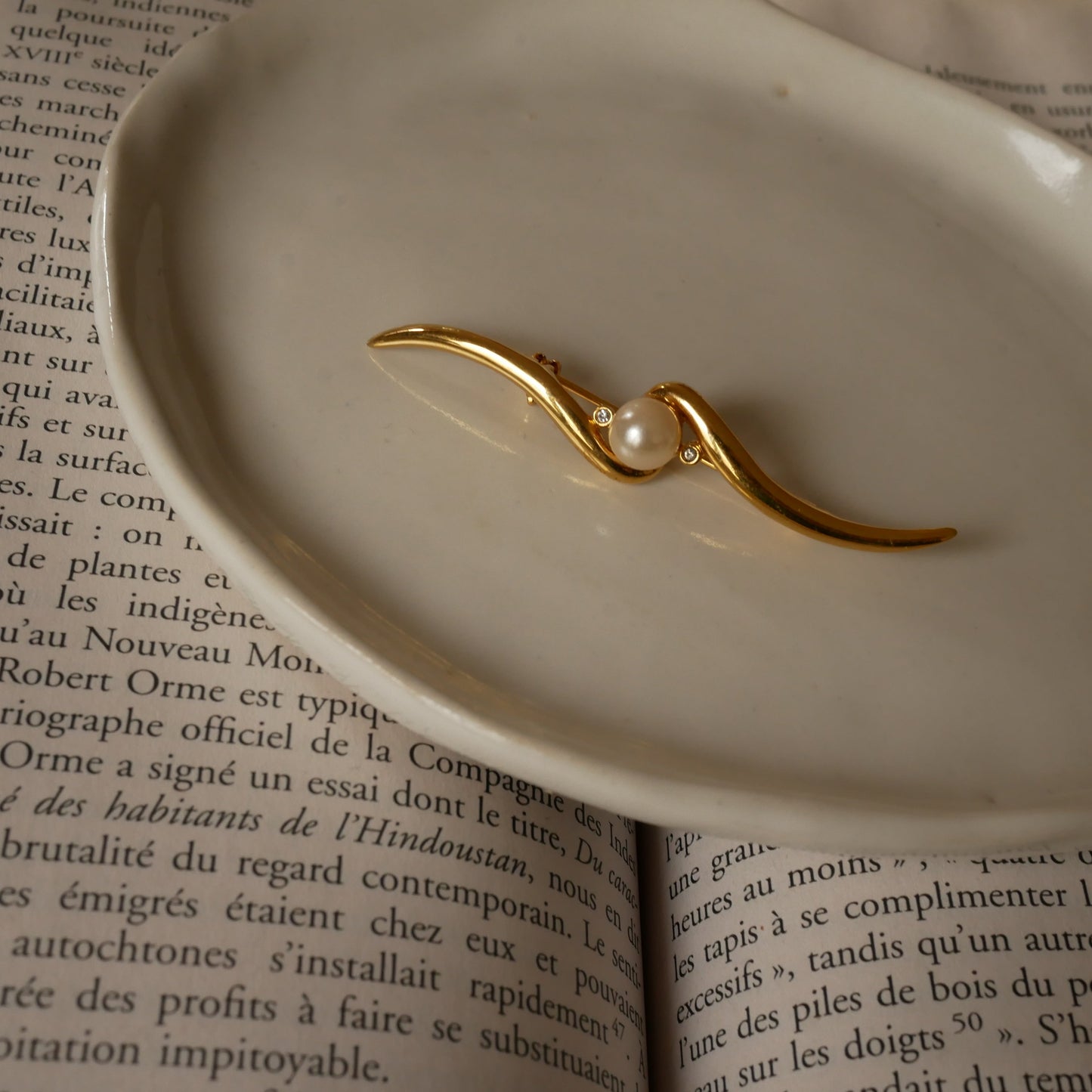 057 Vintage古董胸針