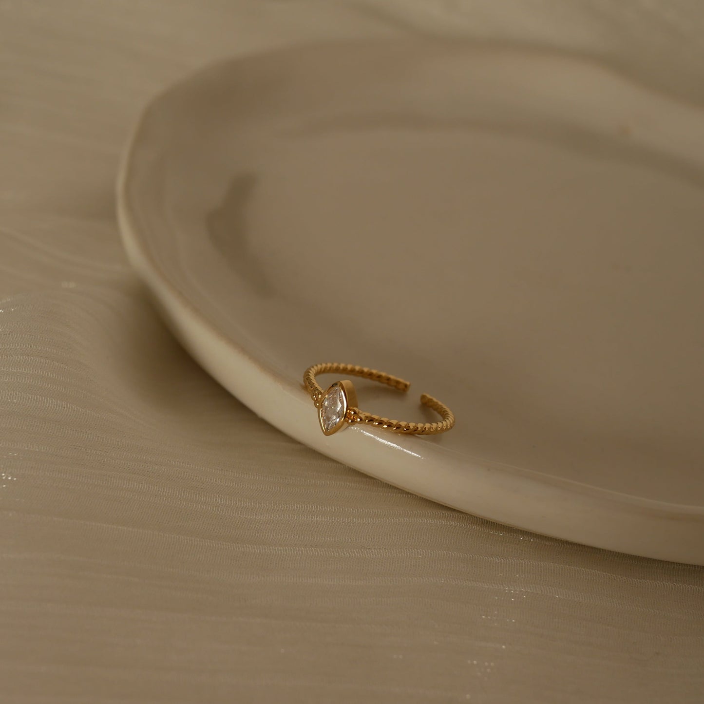 Wilma葉形鋯石戒指