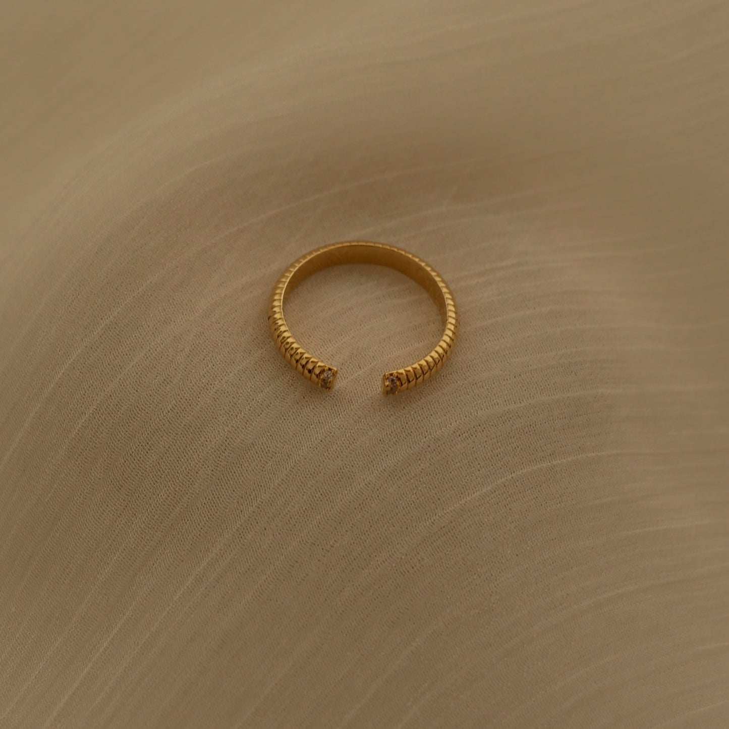 Loélie迷你鋯石鑲嵌開口戒指