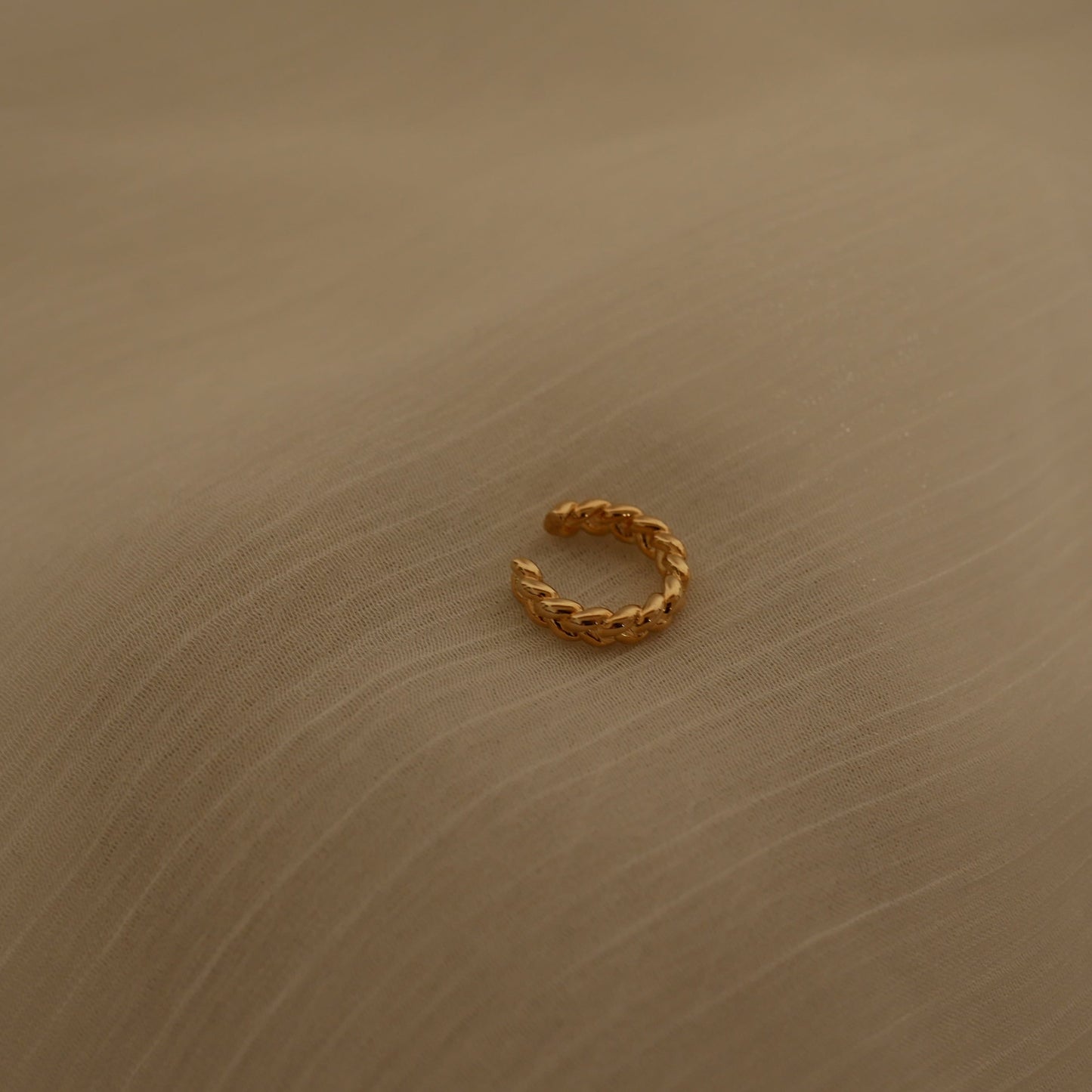 Loïs braided ear bone clip