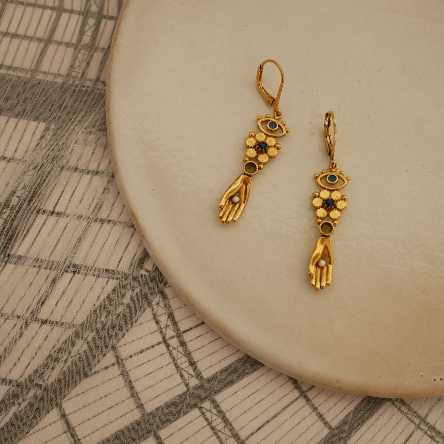 Sacha main fleur多元素半寶石耳環