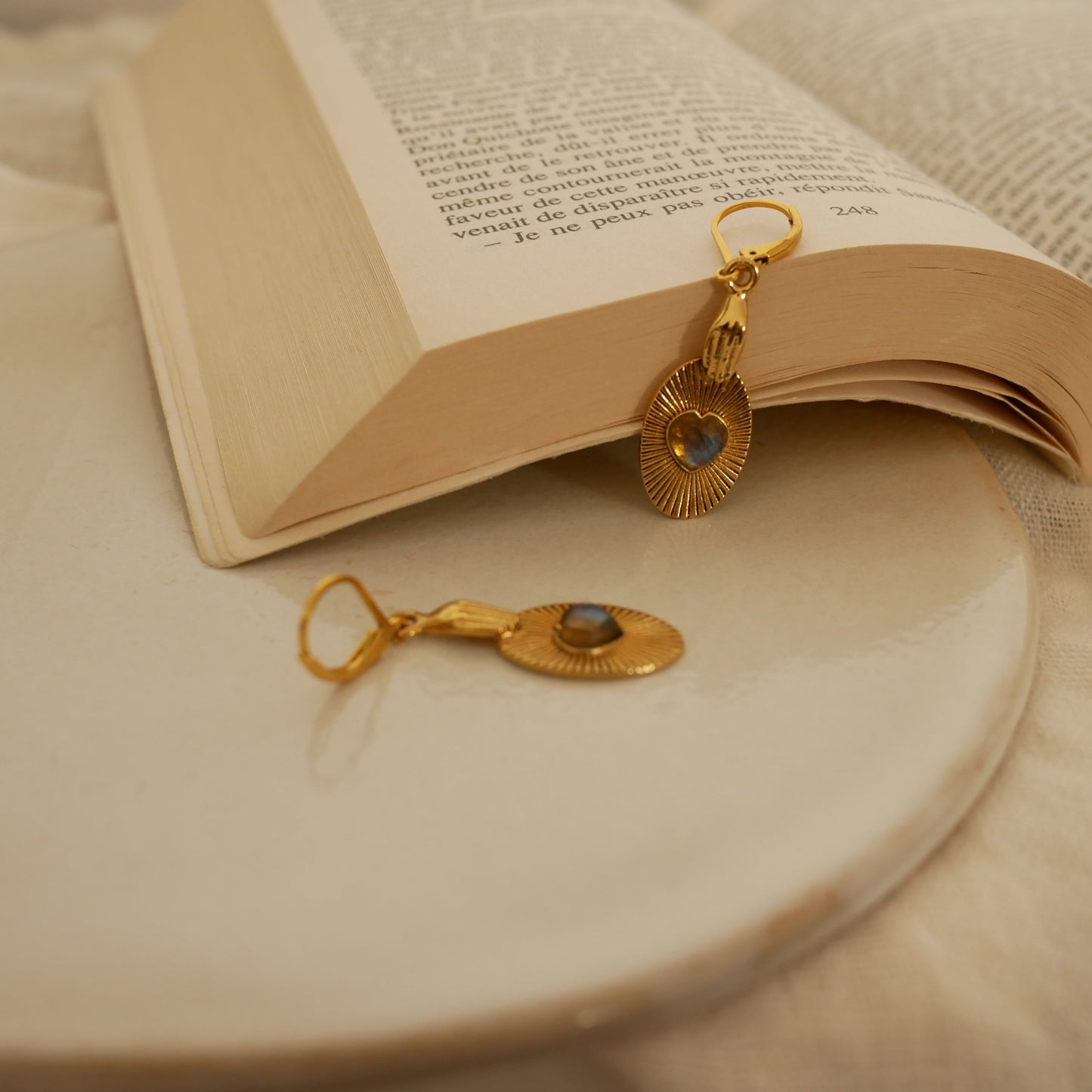 Sacha main coeur復古小手心形半寶石耳環