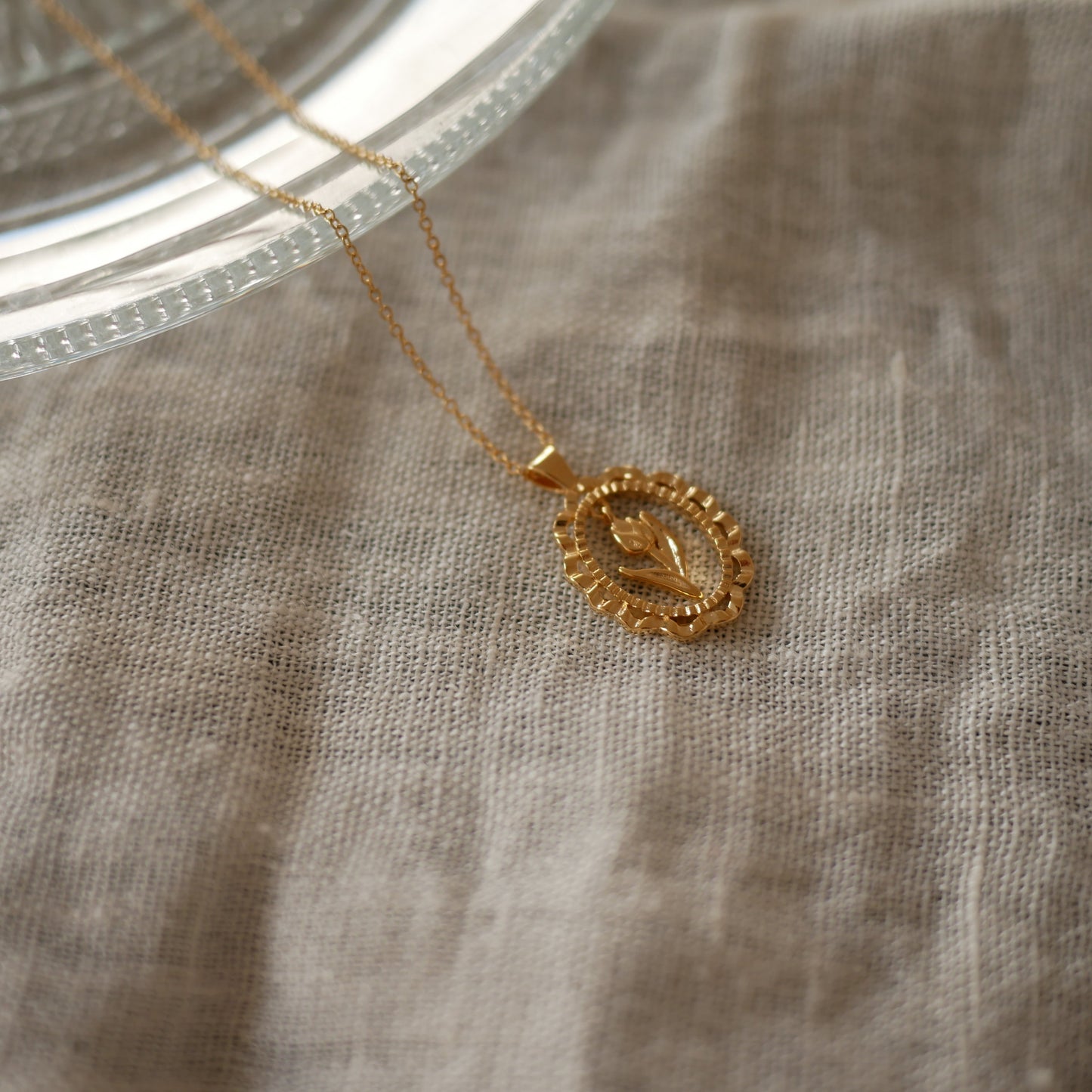 Kate Vintage Floral Pendant Necklace