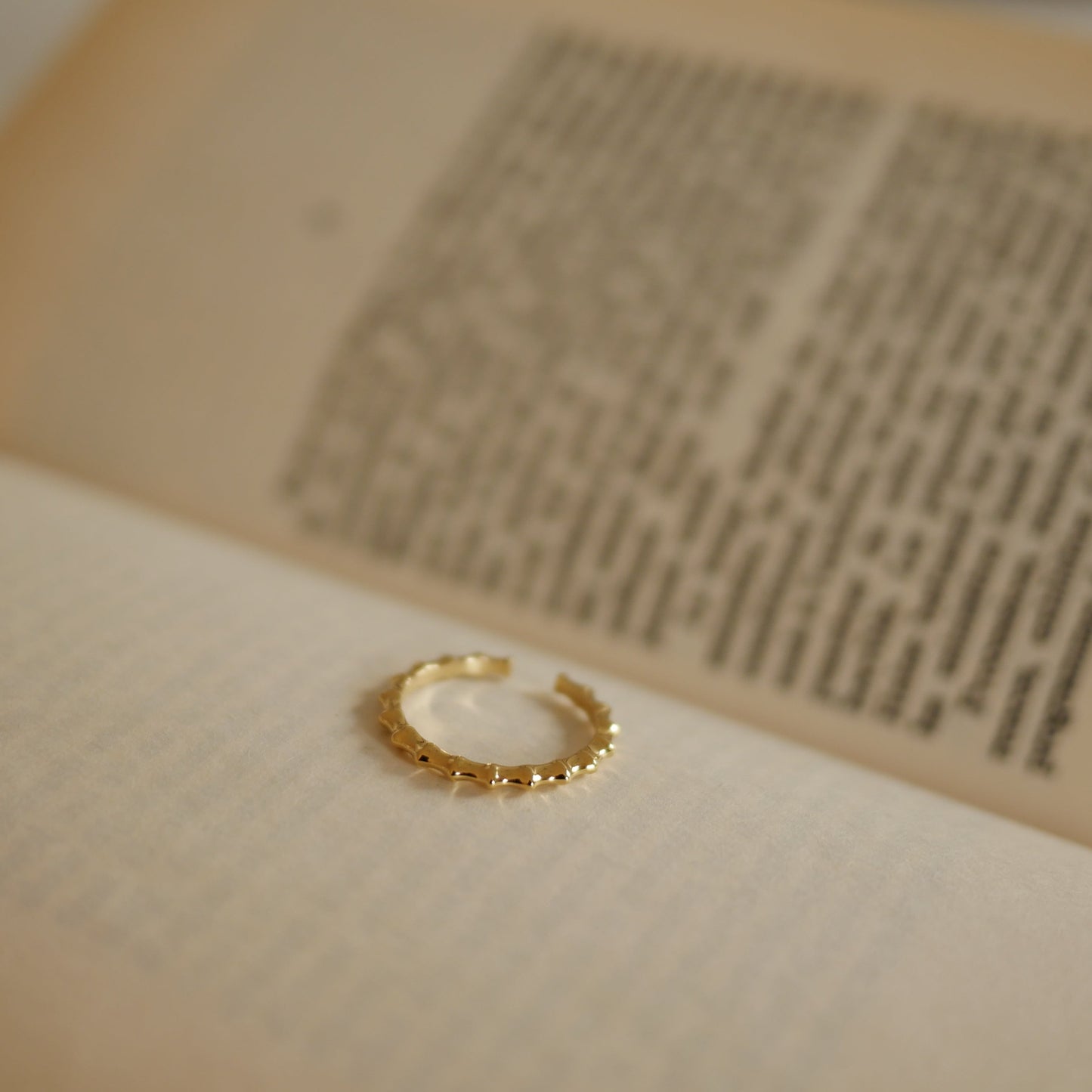 Tova bamboo pattern ring