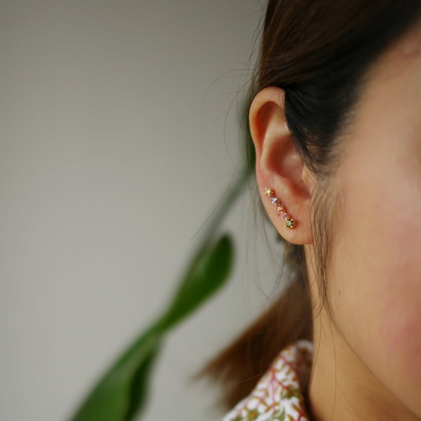 Jude彩鑽爬耳式耳環