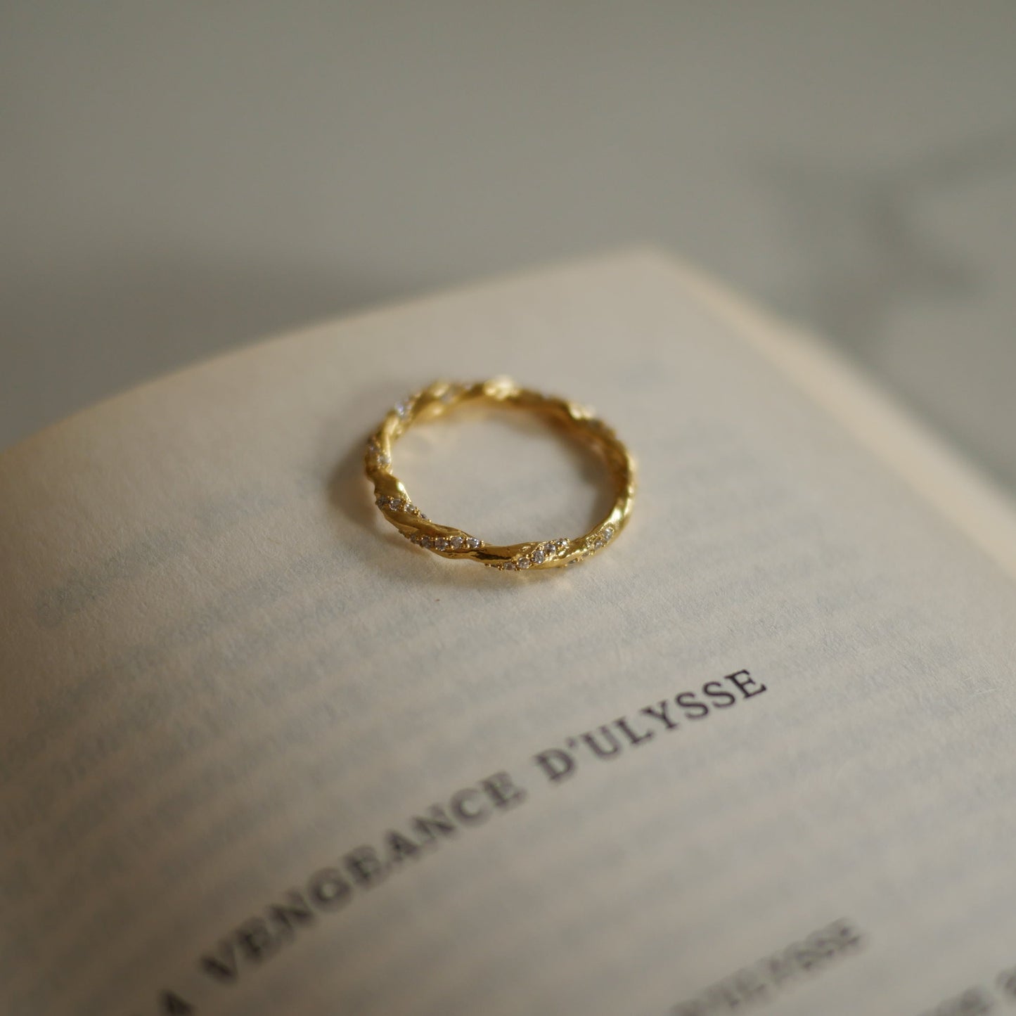 Annaé迷你鋯石扭紋戒指