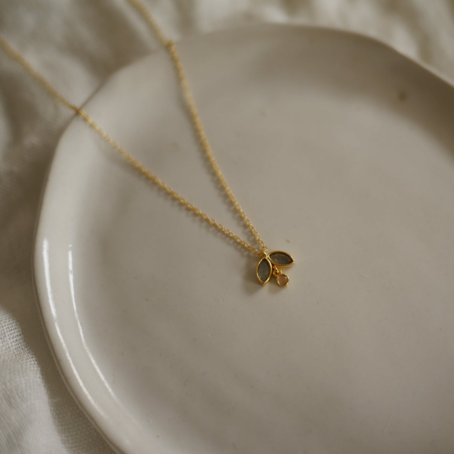 Corvus半寶石項鍊