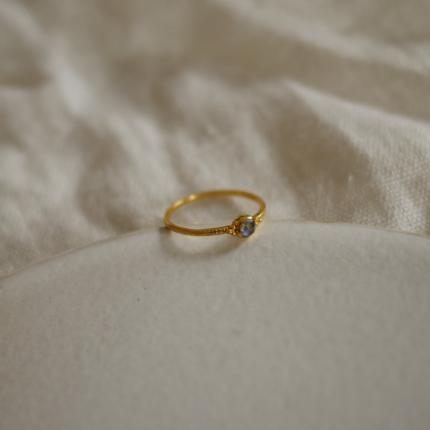 Baylee方圓半寶石戒指