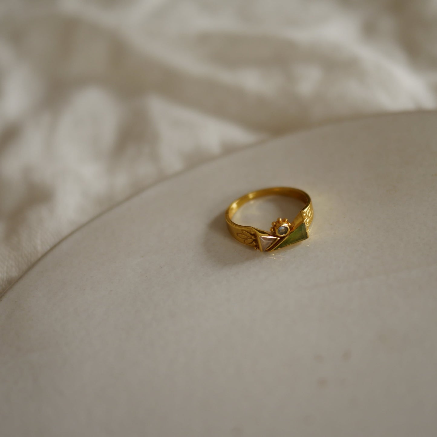 Leda幾何半寶石戒指