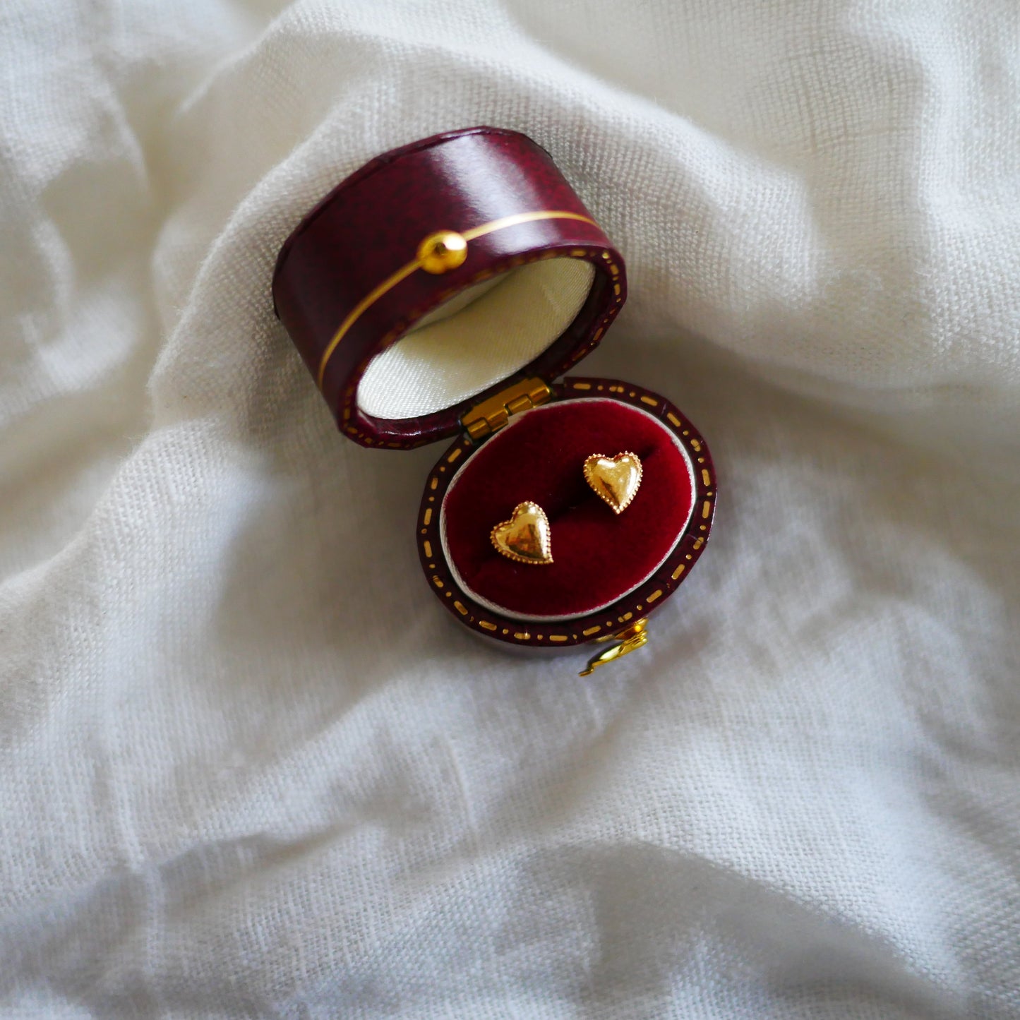 Amori Stud Mini Heart Stud Earrings