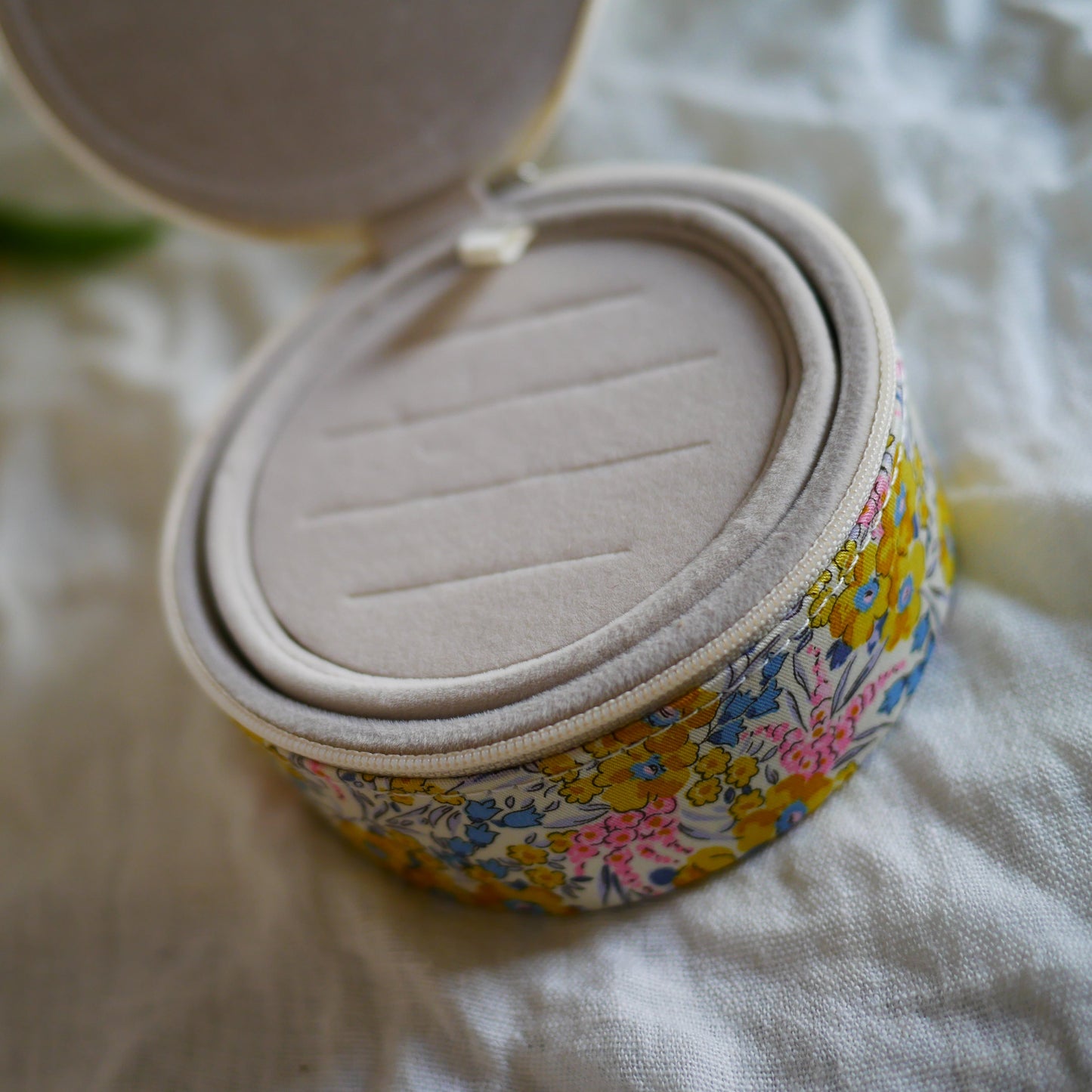 Swirling Petals英國Liberty花布圓形首飾盒