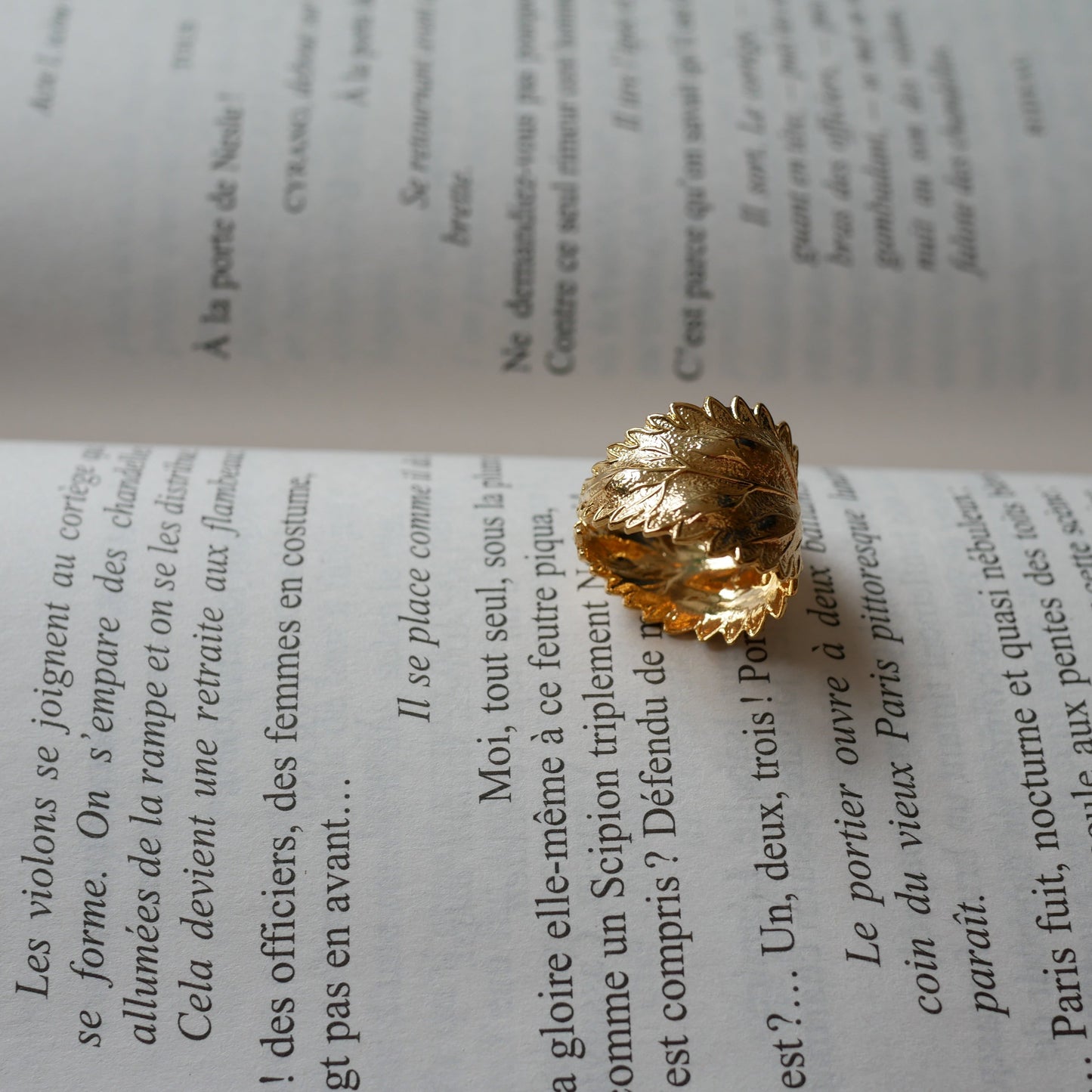 Léon葉狀寬版戒指