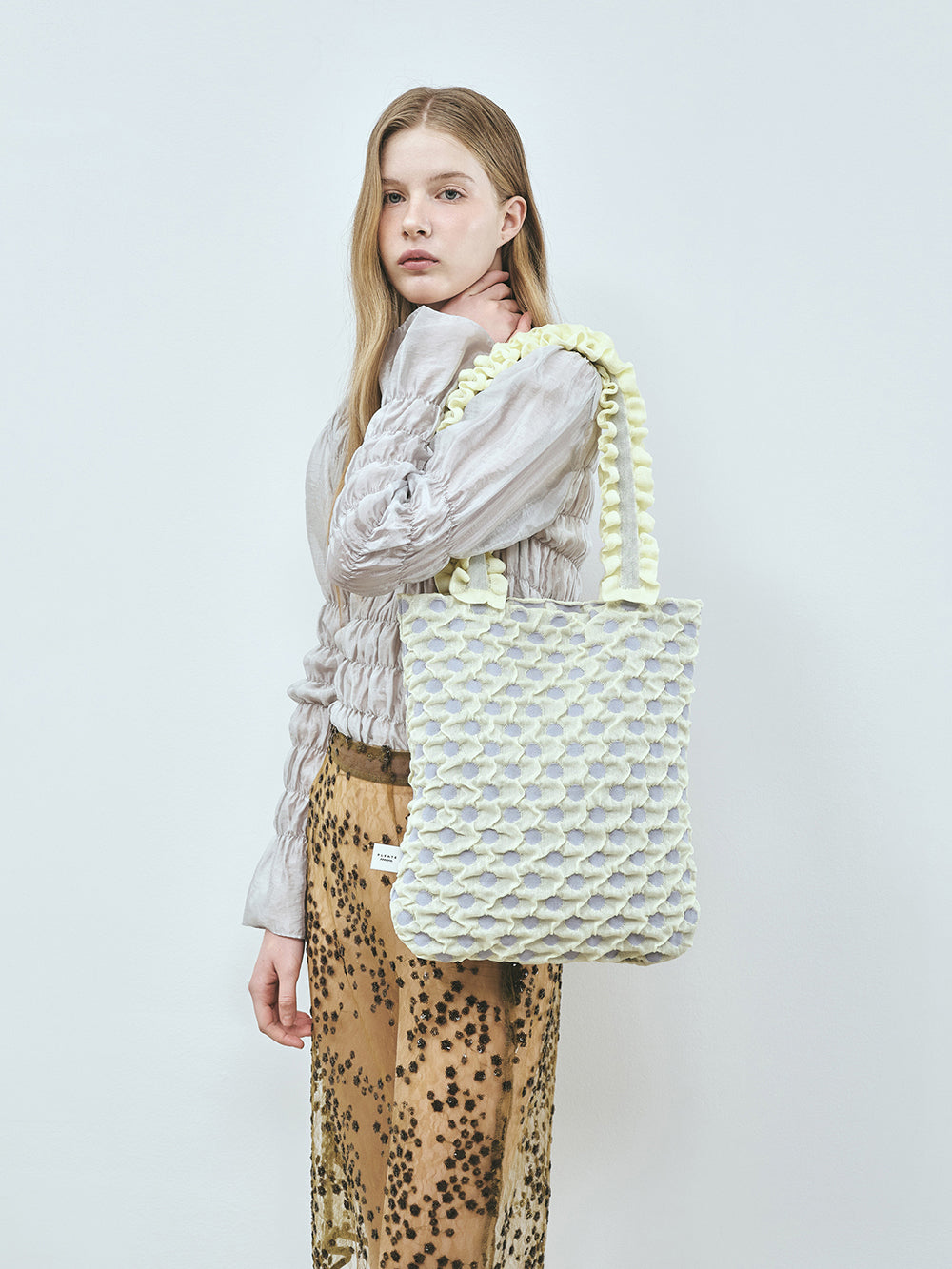 \早鳥預購中 現折$200/
 Polka dot圓點中型直款托特包 奶油黃