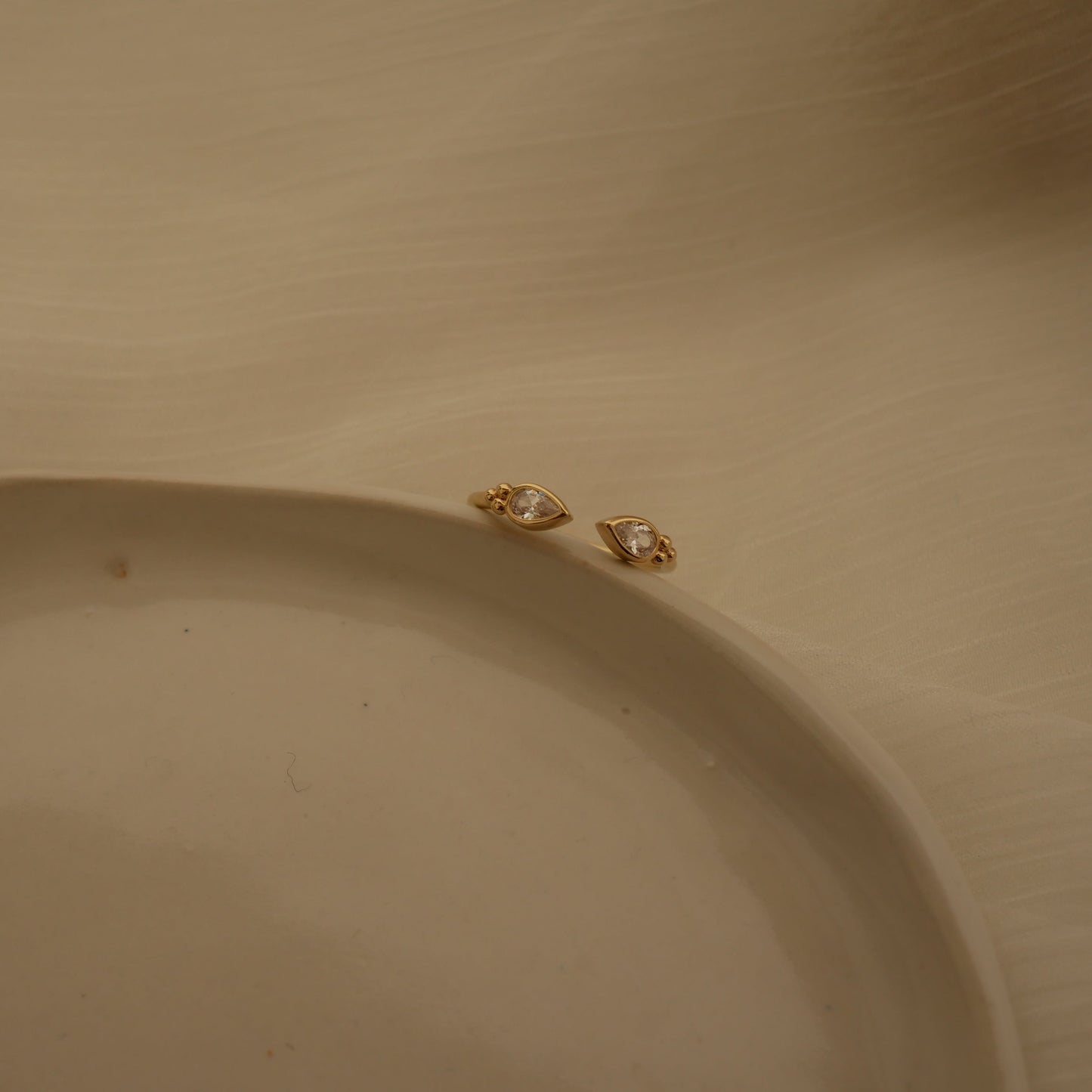 Alma雙水滴狀鋯石戒指