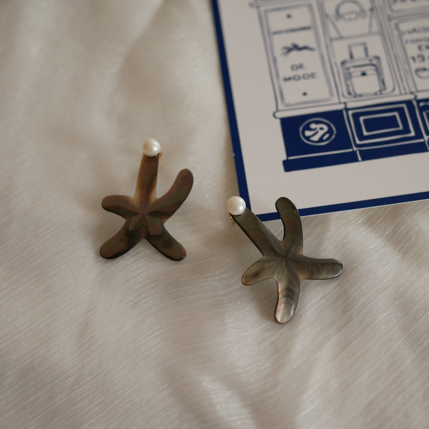 Moana珍珠灰母貝海星耳環