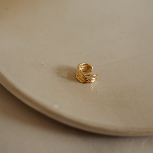 Romane線條交錯耳骨夾