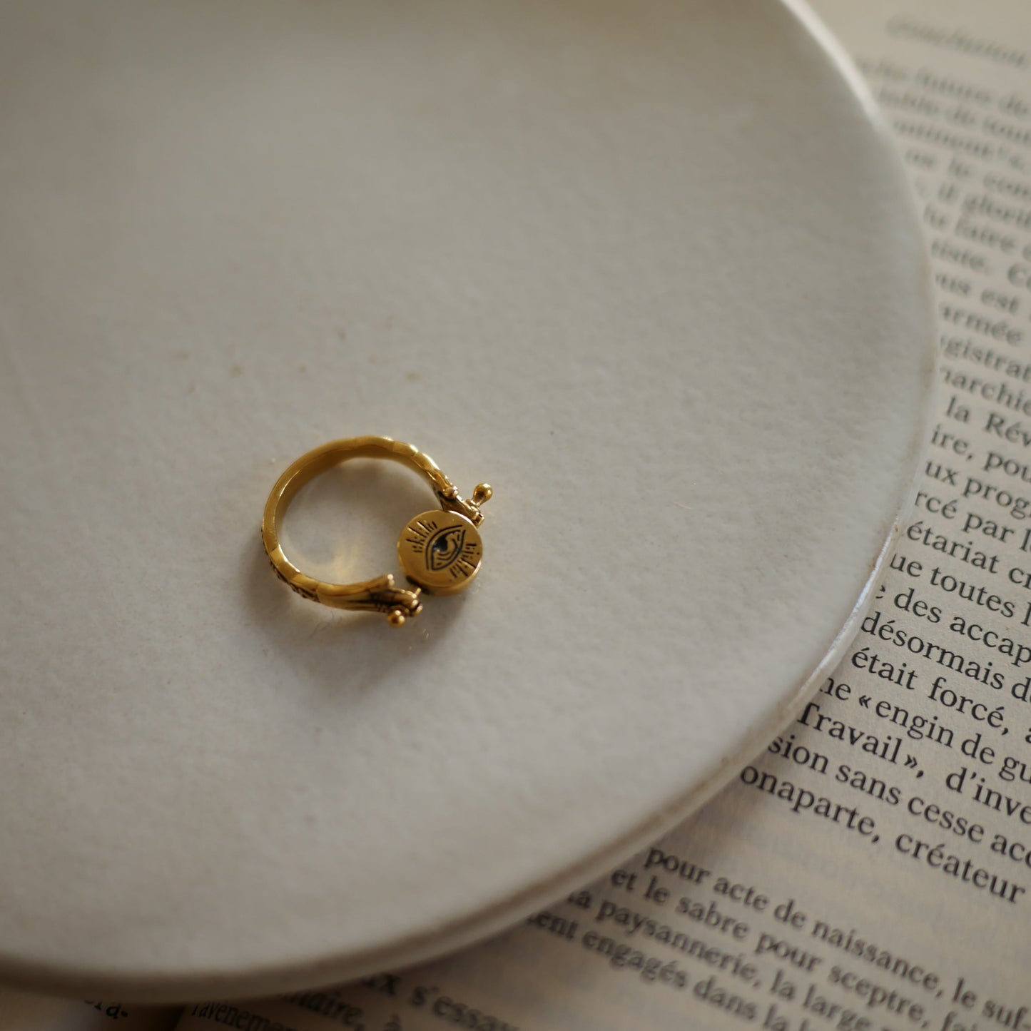 Sacha eye stone眼石旋轉戒指