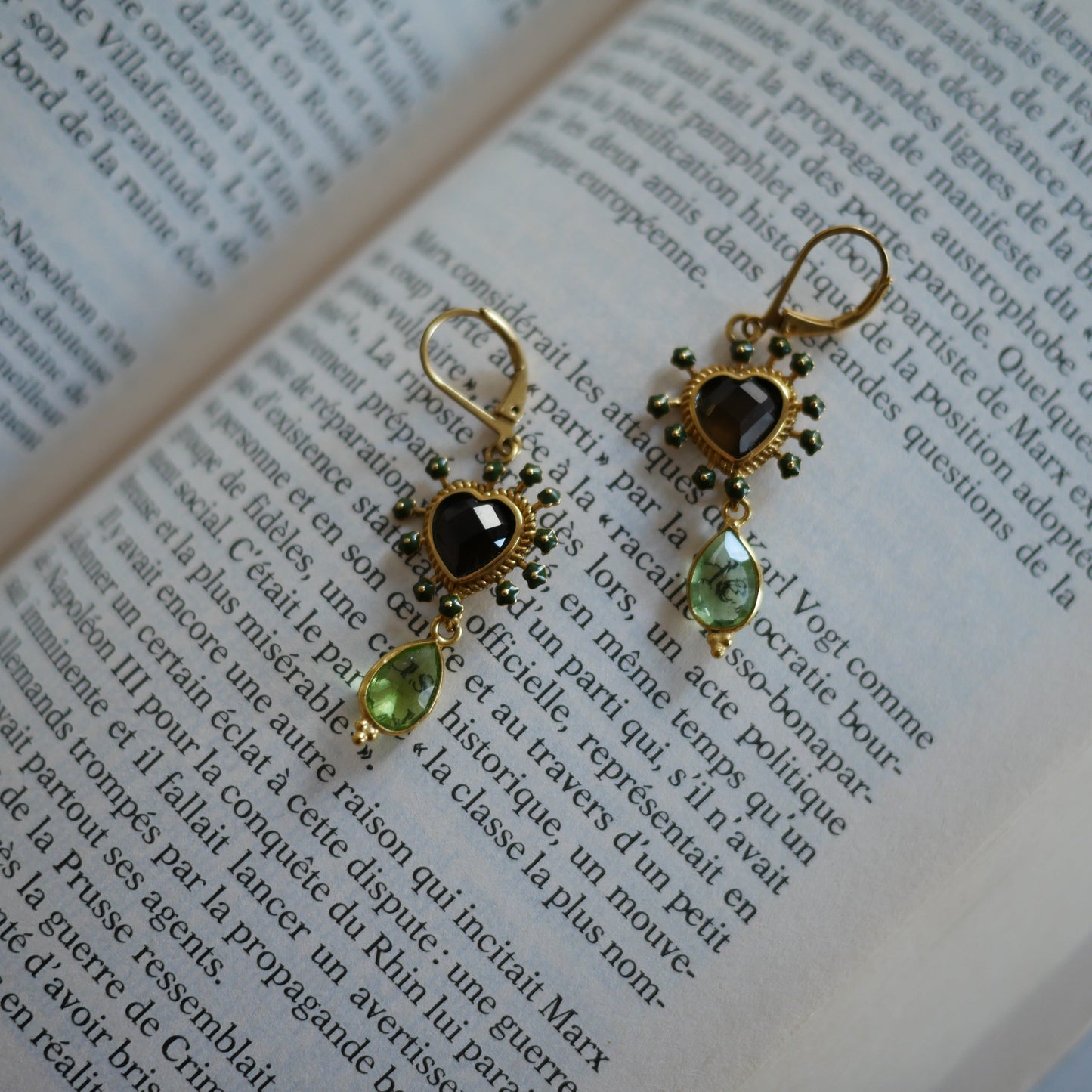 Sacha heart ex voto愛心半寶石垂墜耳環