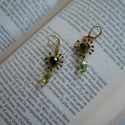 Sacha heart ex voto愛心半寶石垂墜耳環