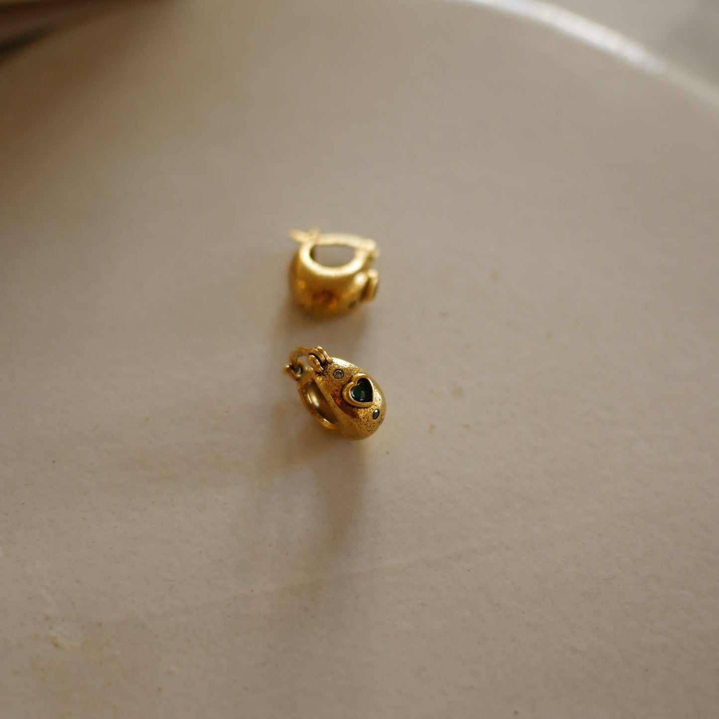 Sacha Strass heart愛心半寶石環形耳環