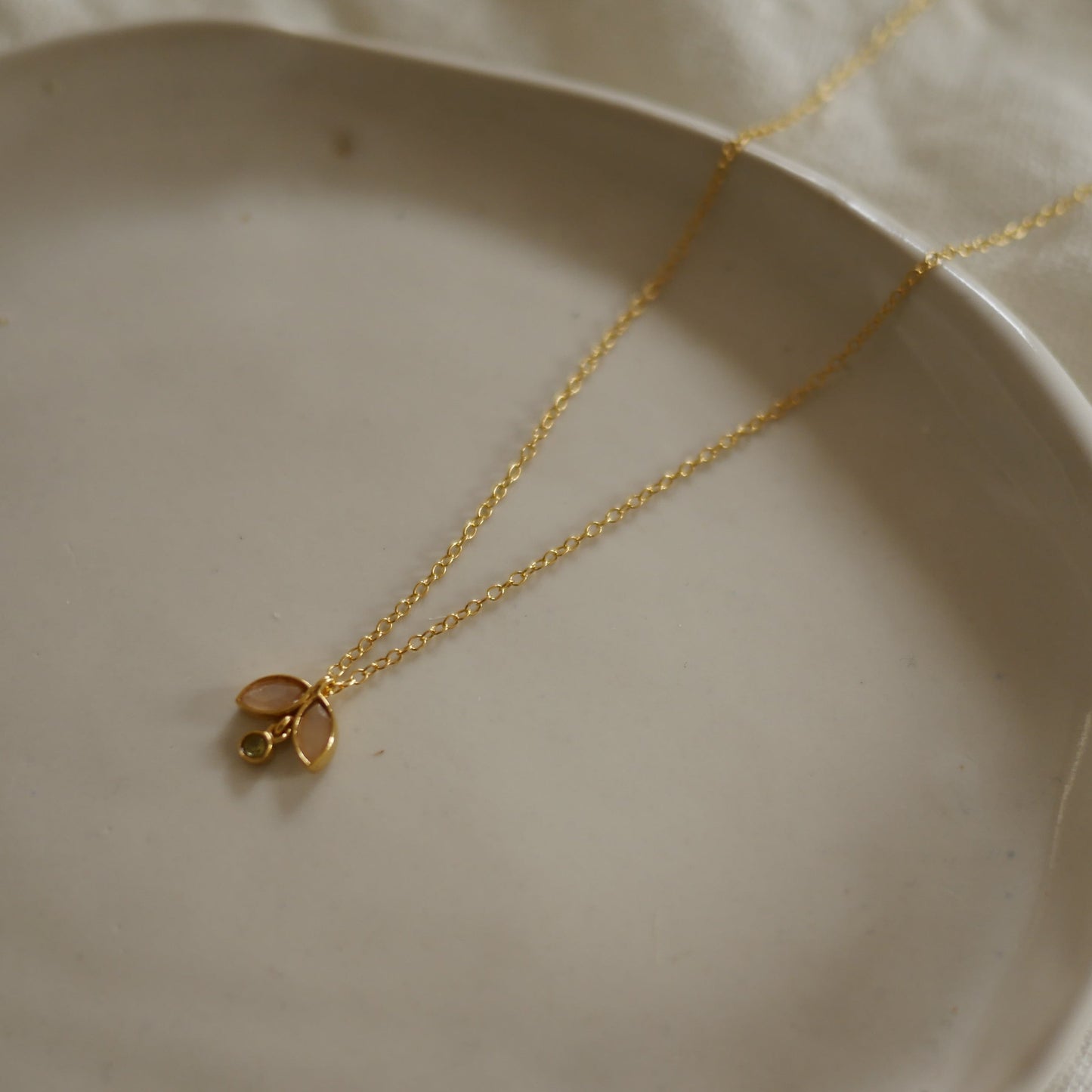 Corvus半寶石項鍊