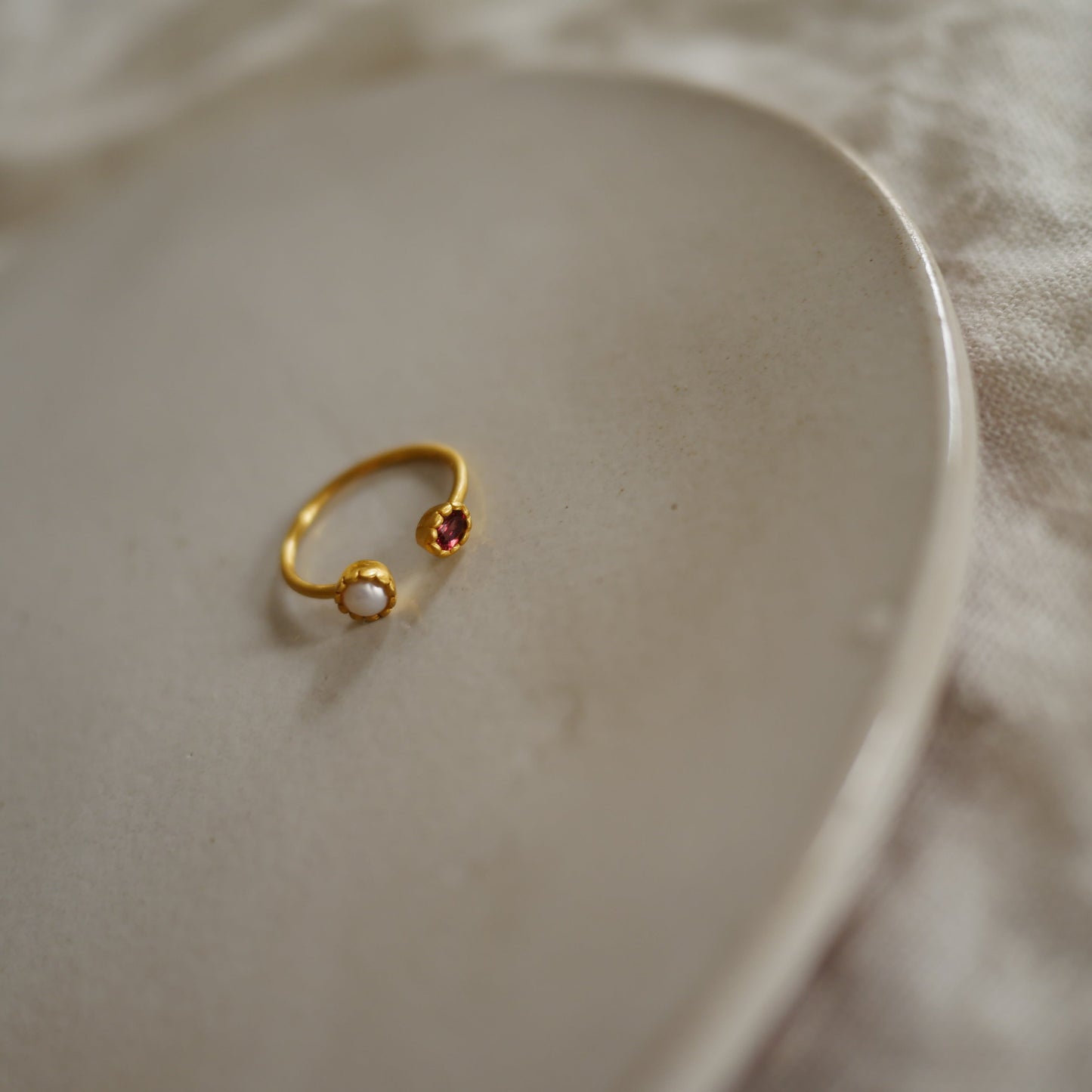 Calypso石榴石珍珠戒指