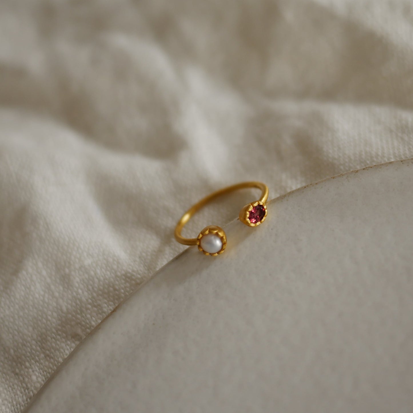 Calypso石榴石珍珠戒指