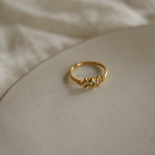 Birdwing欖尖形葡萄石戒指