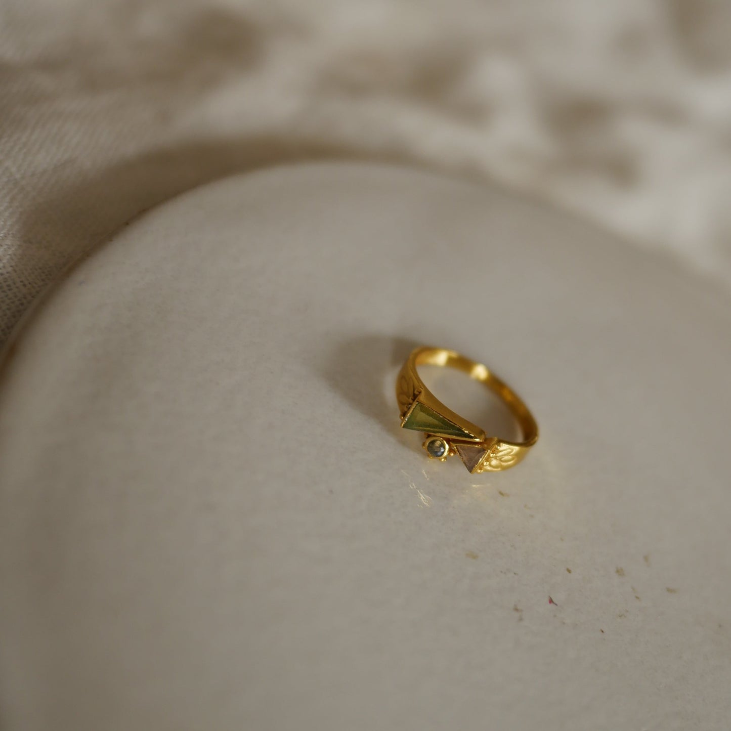 Leda幾何半寶石戒指