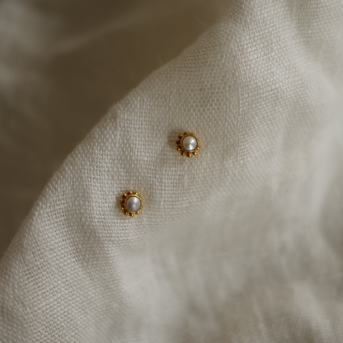 Firefly迷你珍珠耳釘耳環