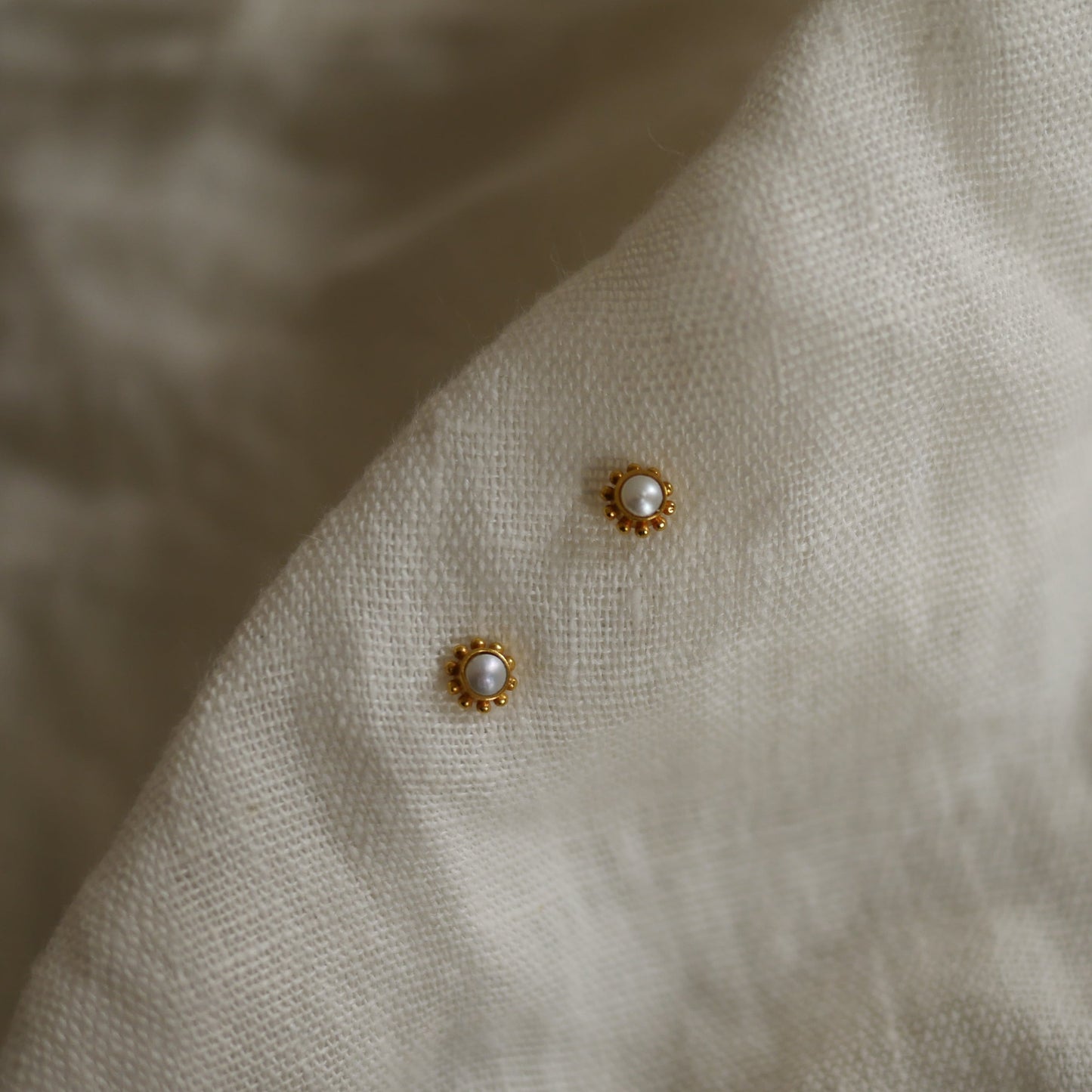 Firefly迷你珍珠耳釘耳環