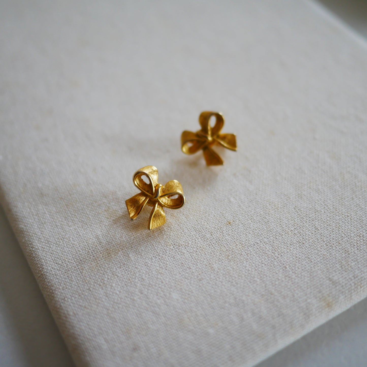 175 Vintage美國Trifari古董夾式耳環