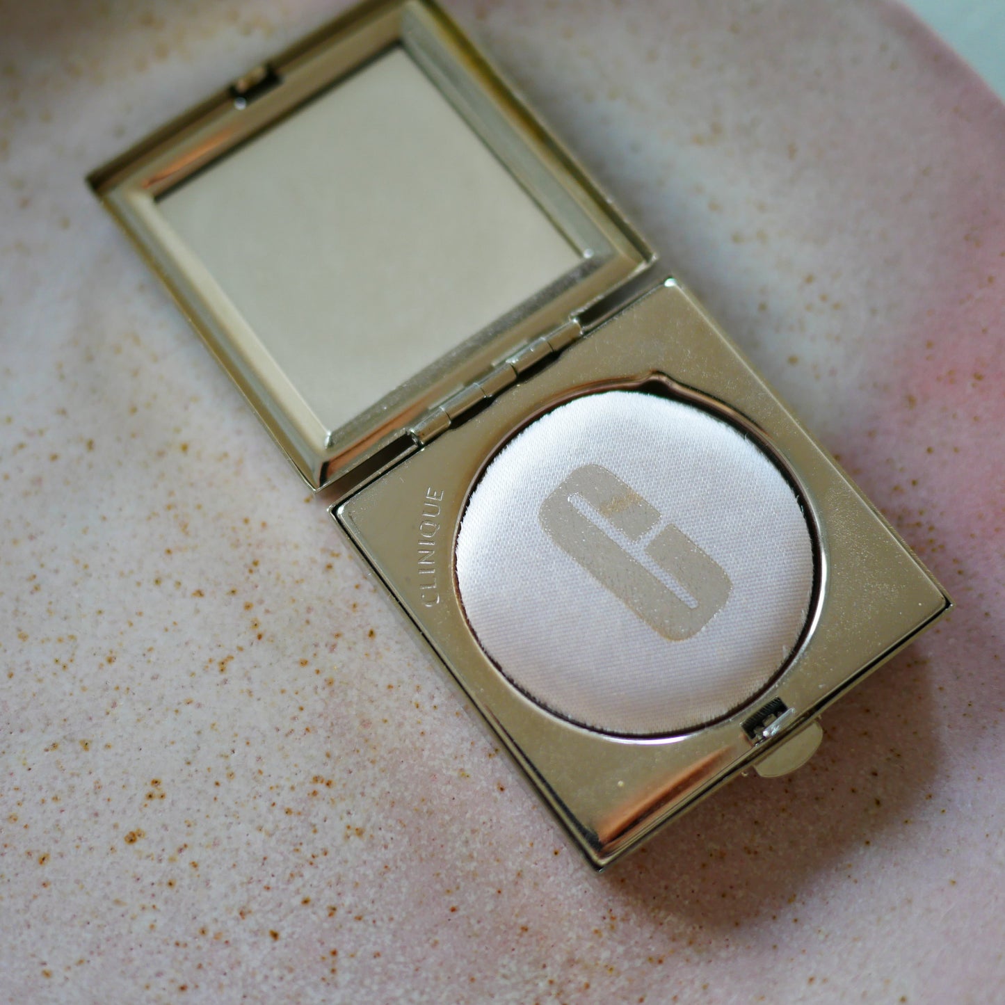 186 Vintage法國Clinique古董粉餅盒