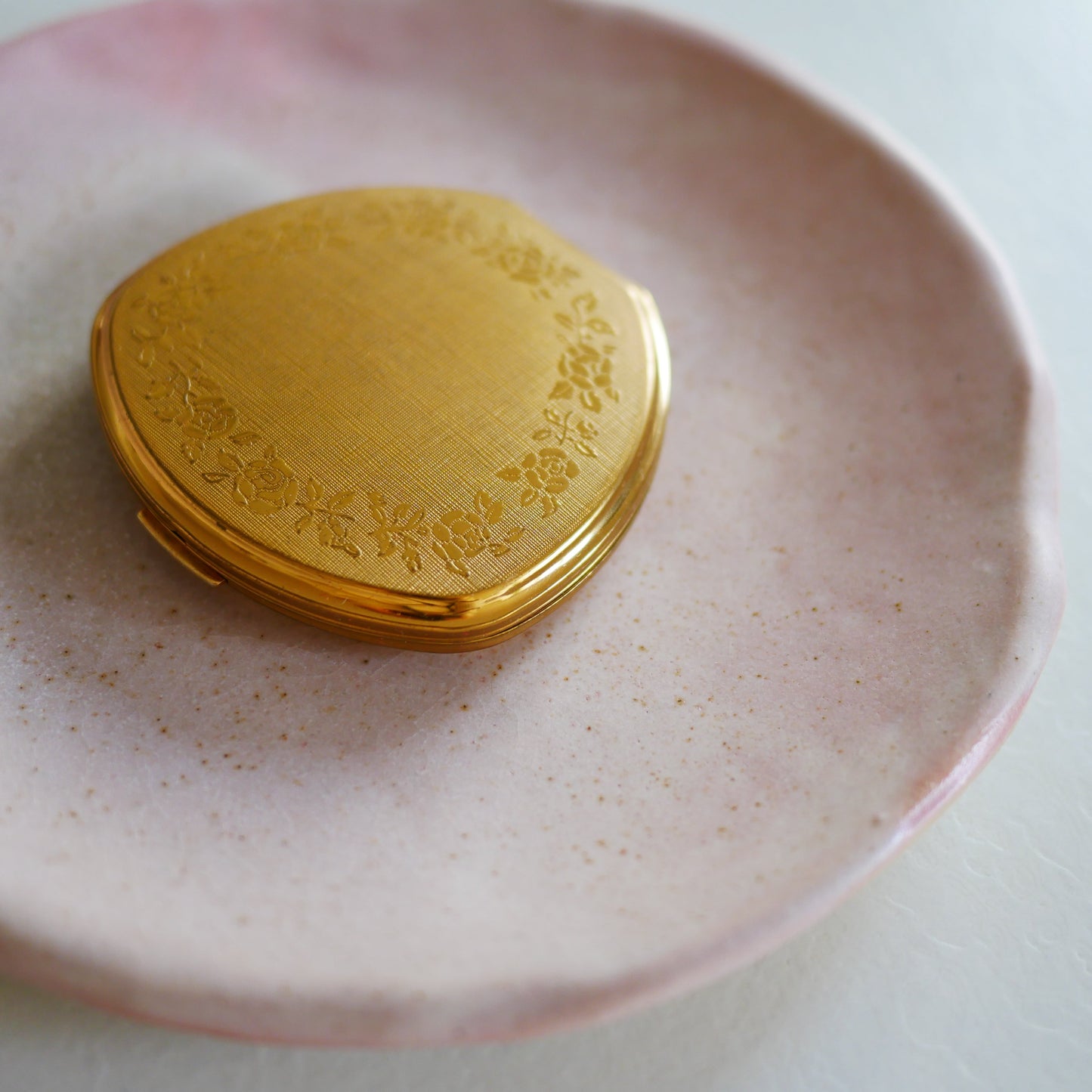 185 Vintage British Stratton Antique Powder Compact Box