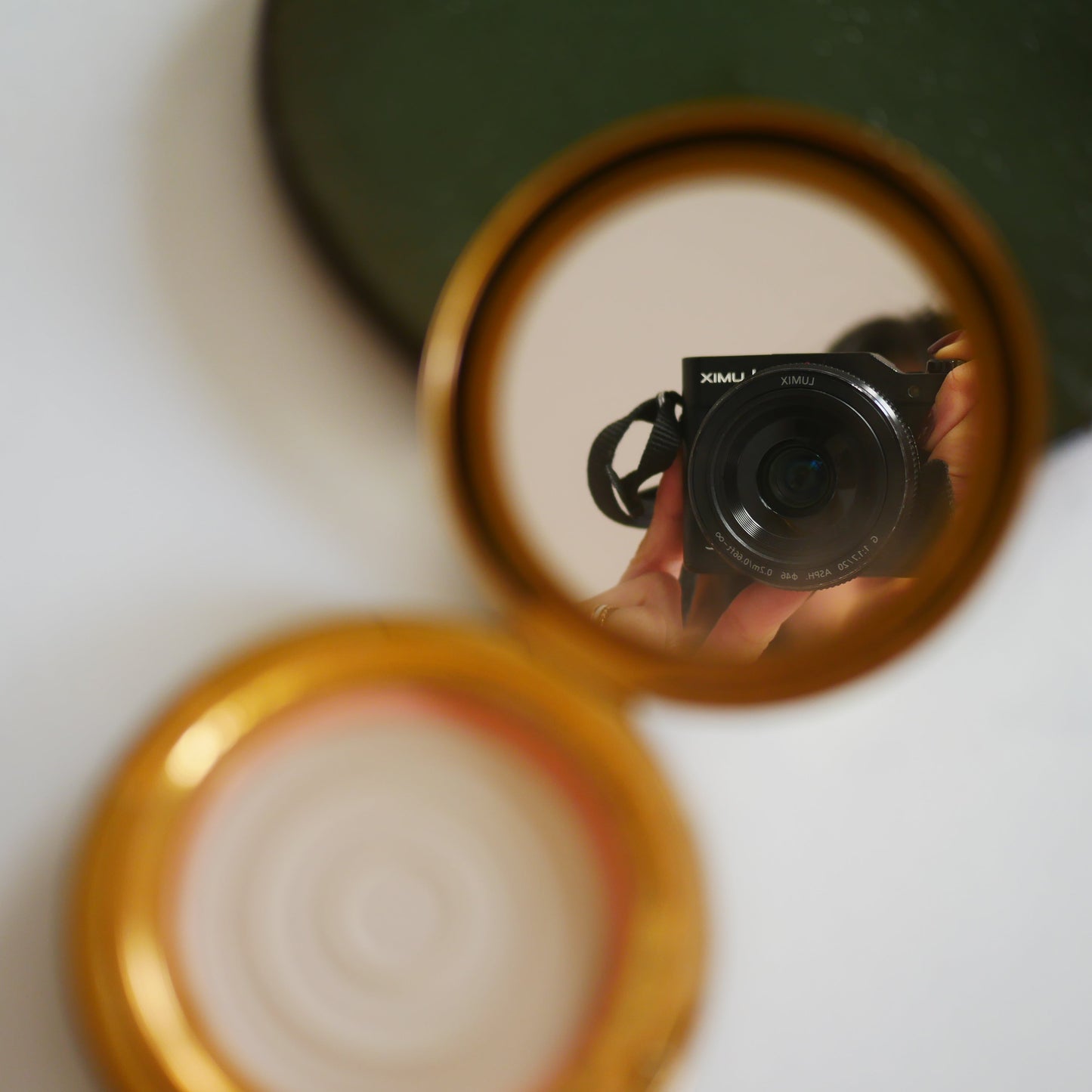 181 Vintage British Stratton Antique Powder Compact Box