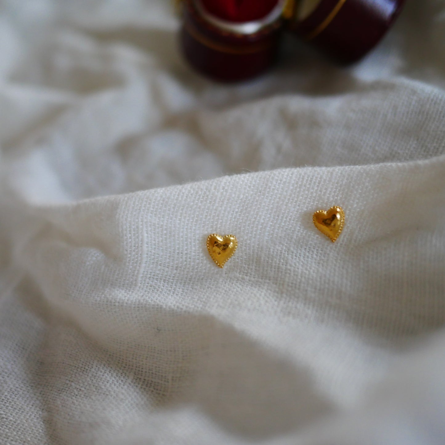 Amori Stud Mini Heart Stud Earrings