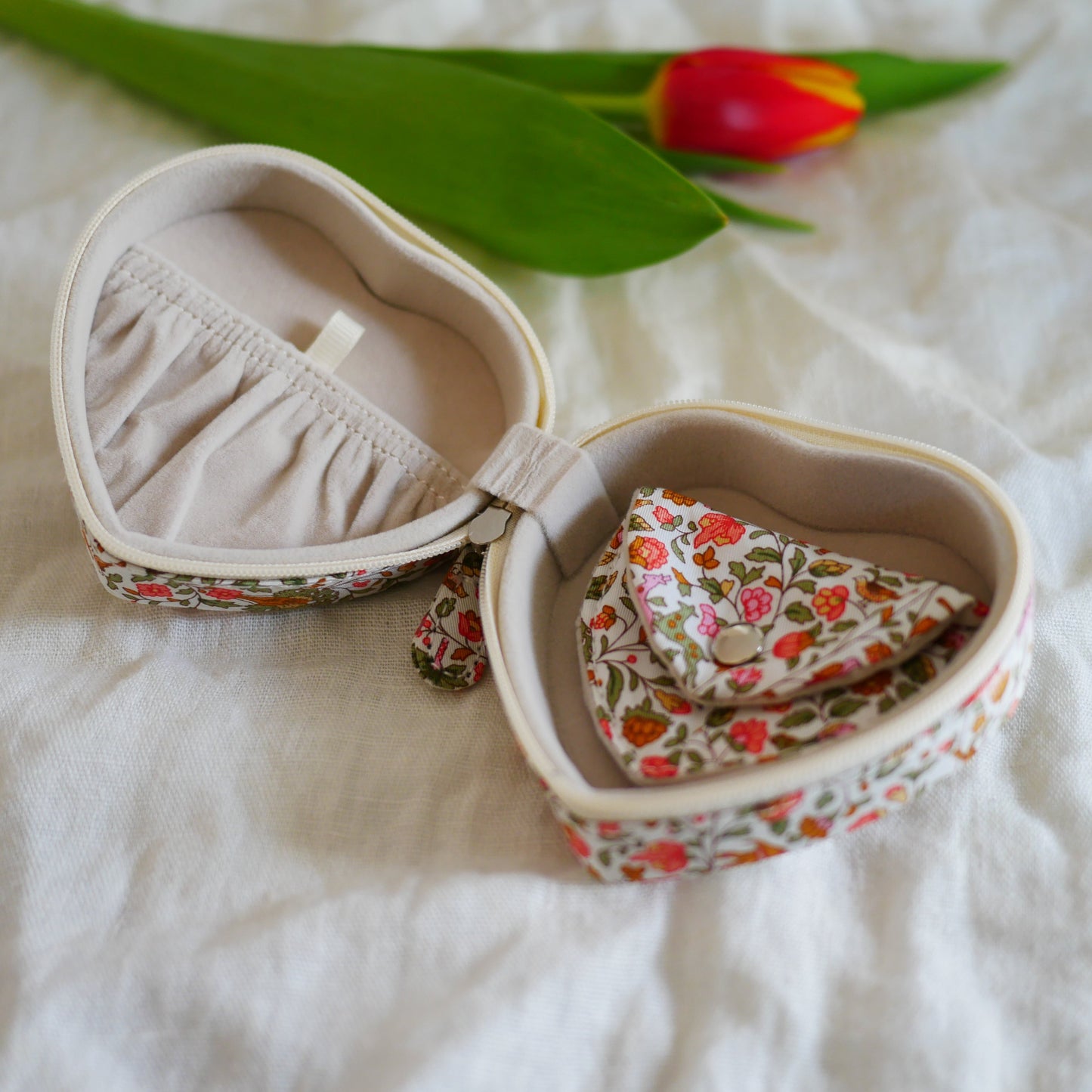 Imran British Liberty floral heart-shaped jewelry box
