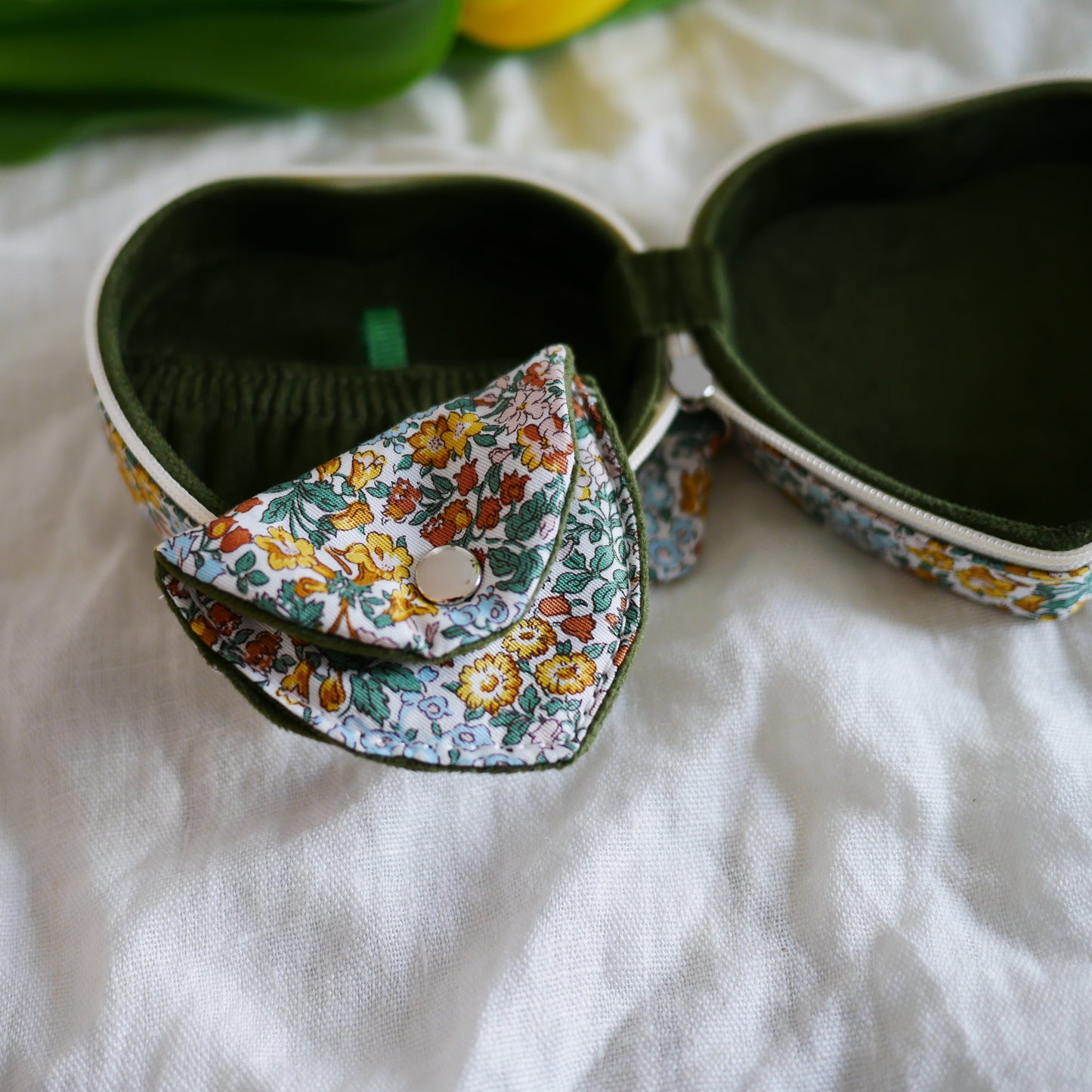 Penstemon Road British Liberty floral heart-shaped jewelry box