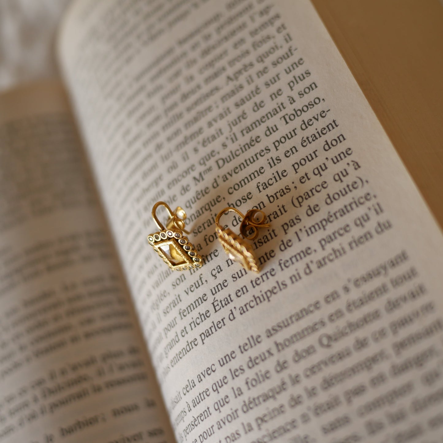 Sonia Dormeuse方形半寶石後鉤式耳環